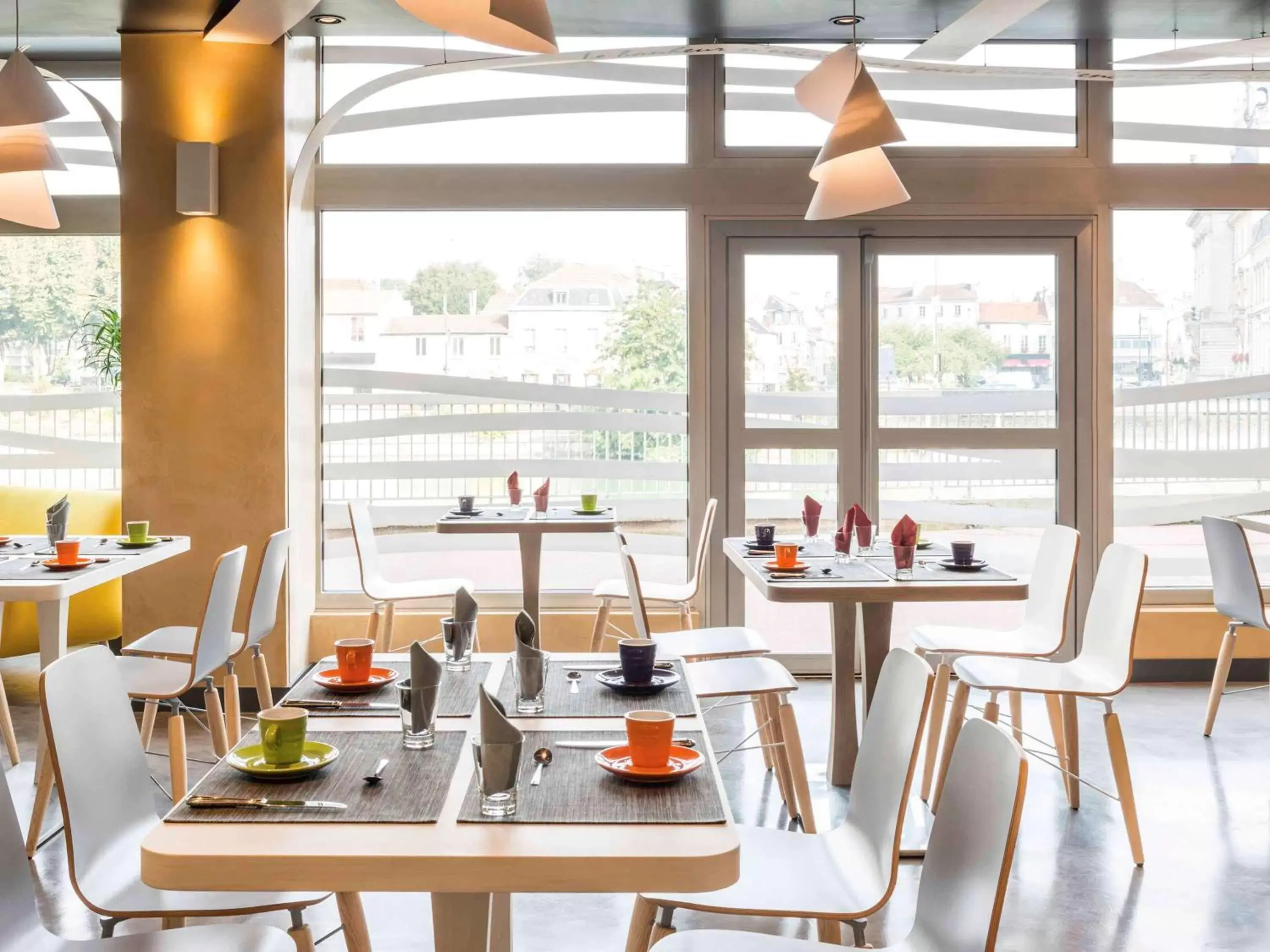 Property building, Restaurant/Places to Eat in ibis Styles Meaux Centre