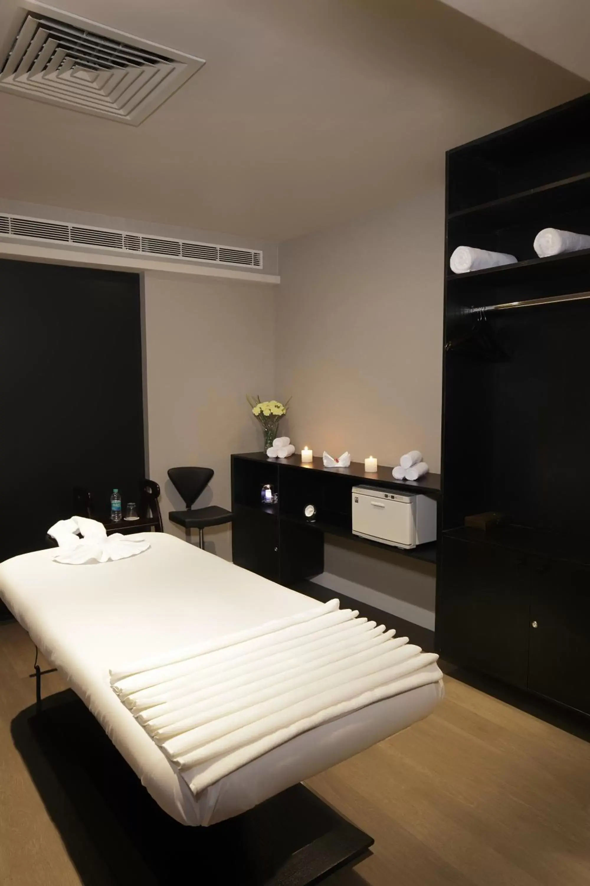 Massage, Spa/Wellness in Holiday Inn Express New Delhi Int'L Airport T3