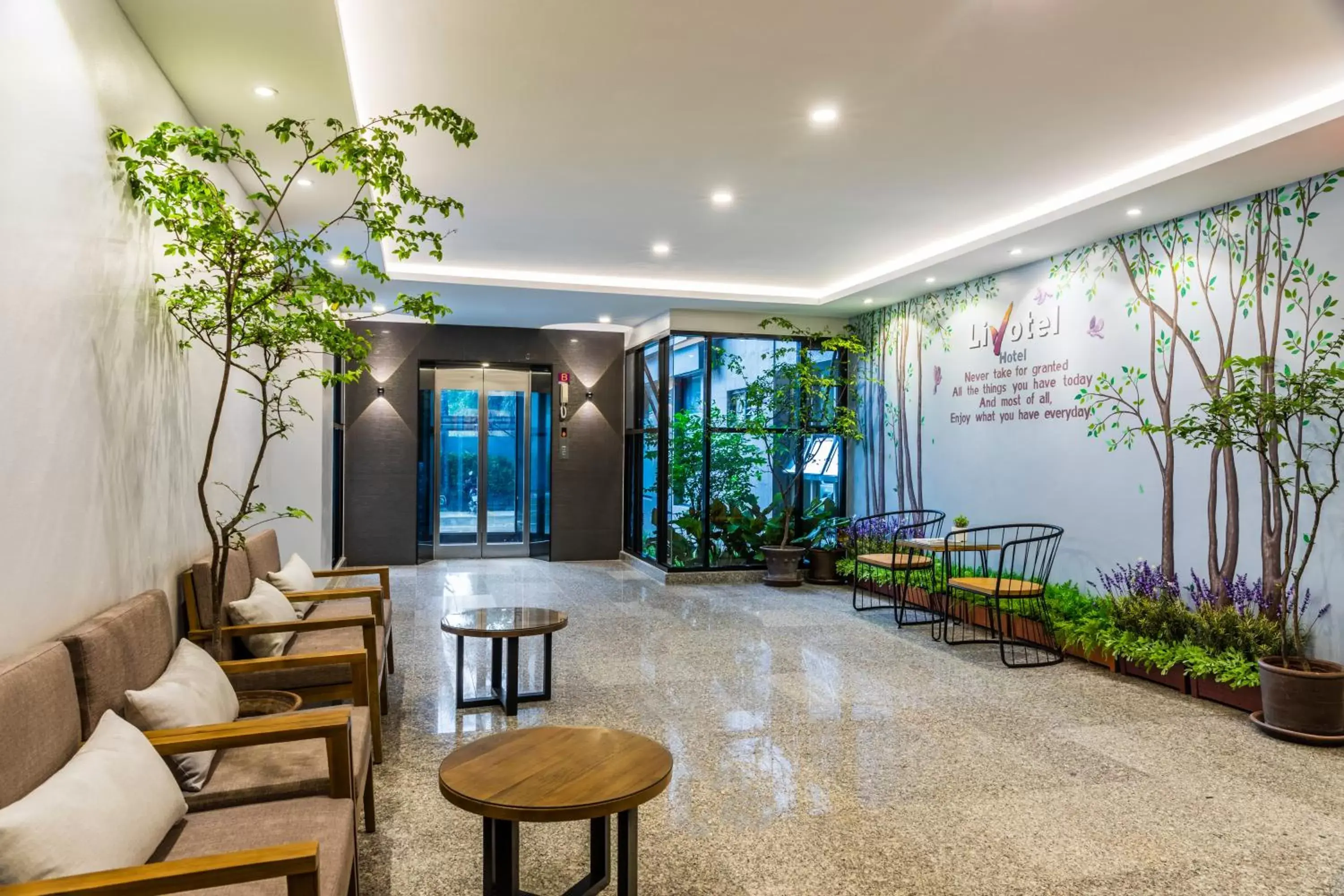 On site, Lobby/Reception in Livotel Hotel Hua Mak Bangkok