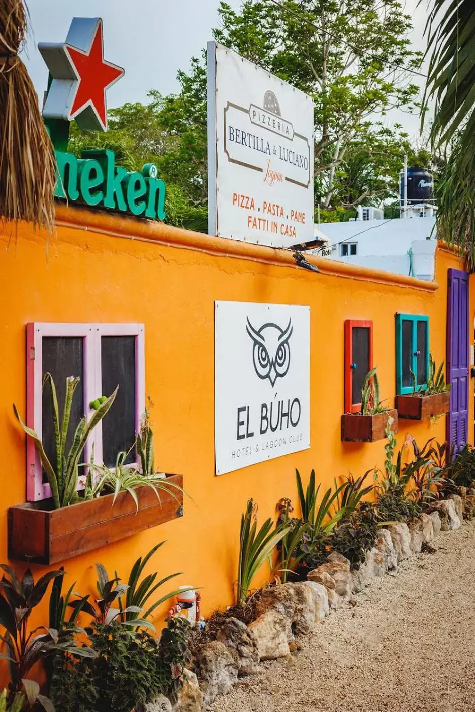 Facade/entrance, Property Logo/Sign in El Búho Lagoon Bacalar