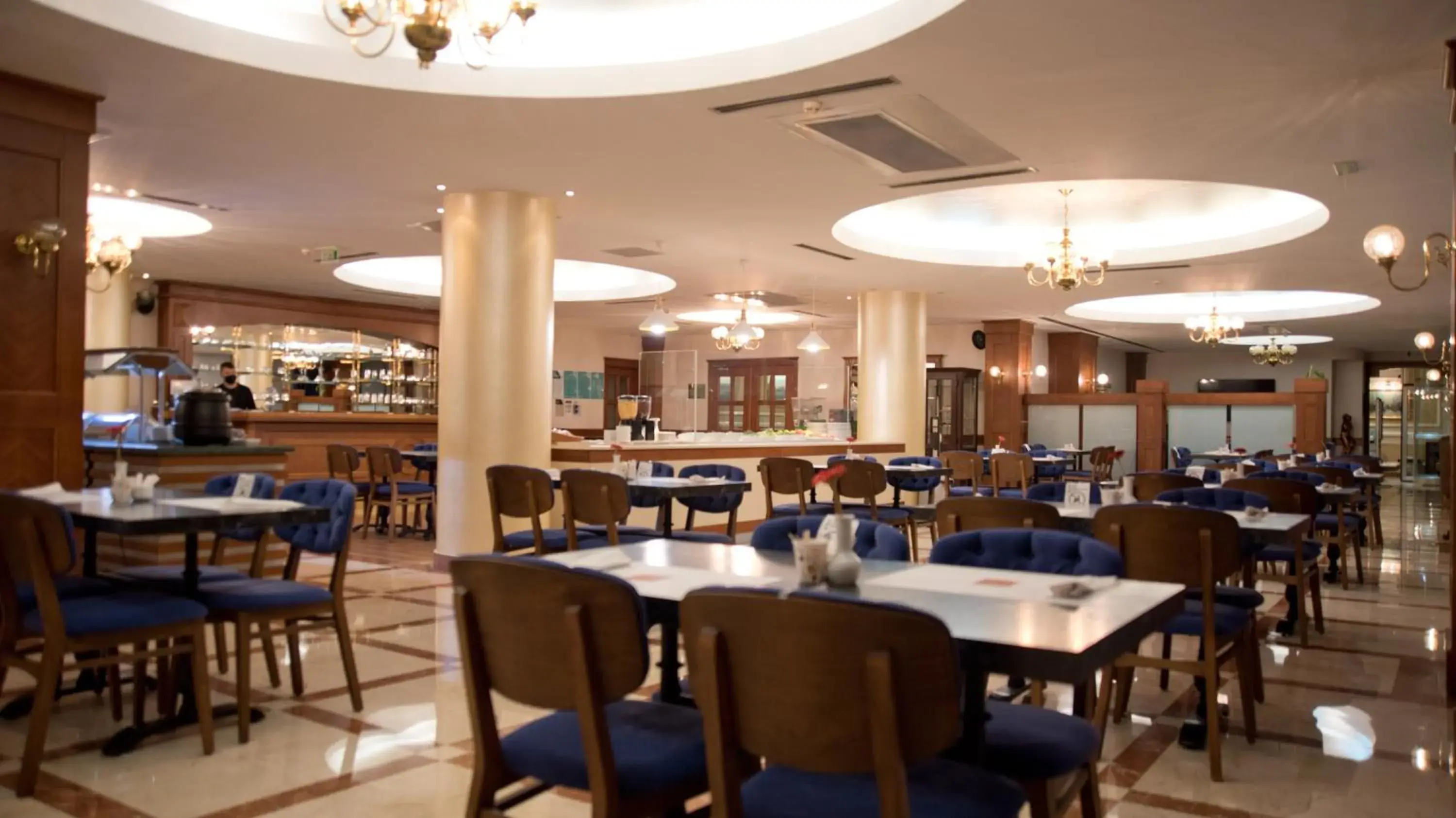 Restaurant/places to eat in Taksim Metropark Hotel Restaurant/places to eat in Taksim Metropark Hotel