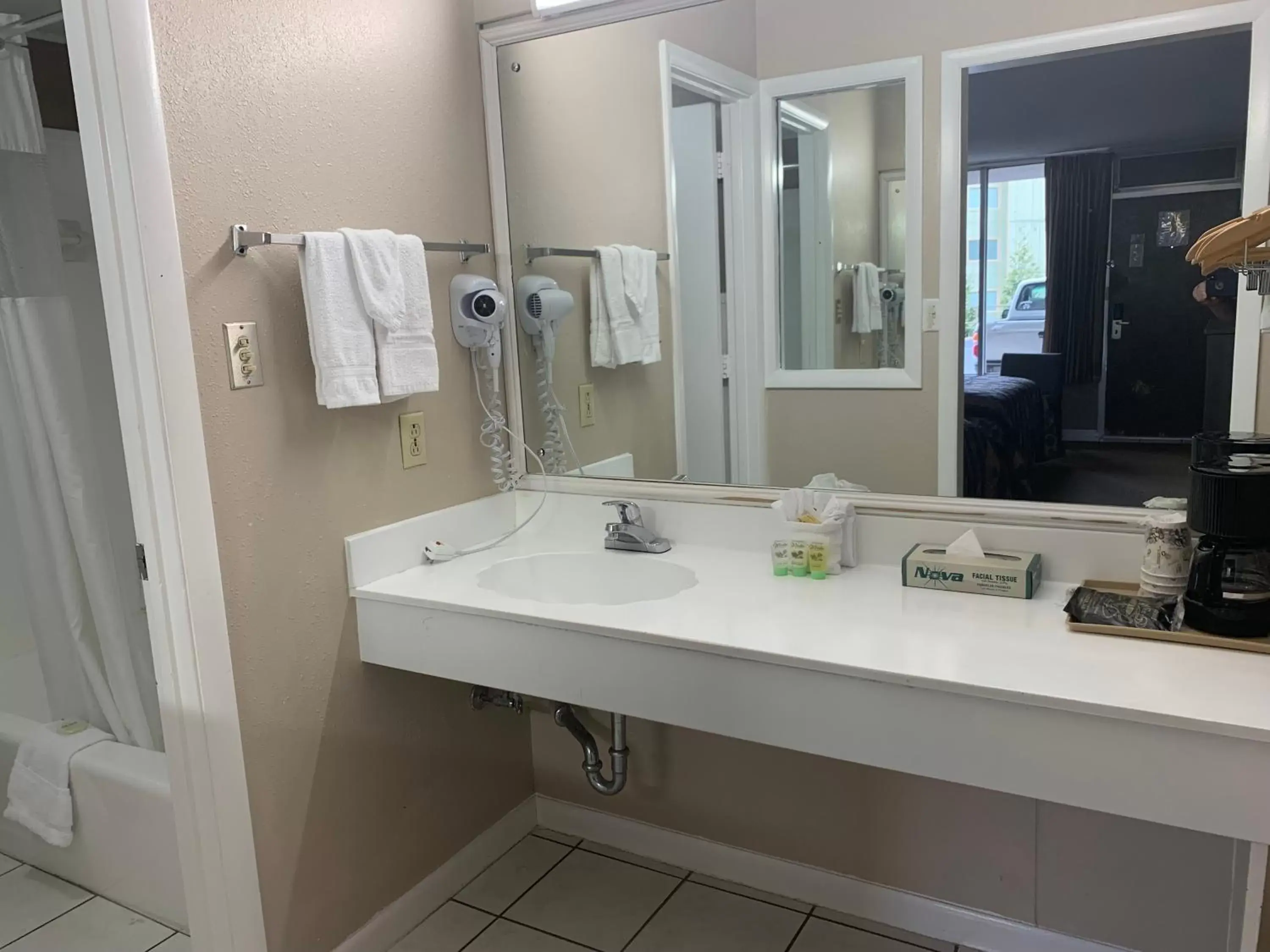 Bathroom in Sidney James Mountain Lodge