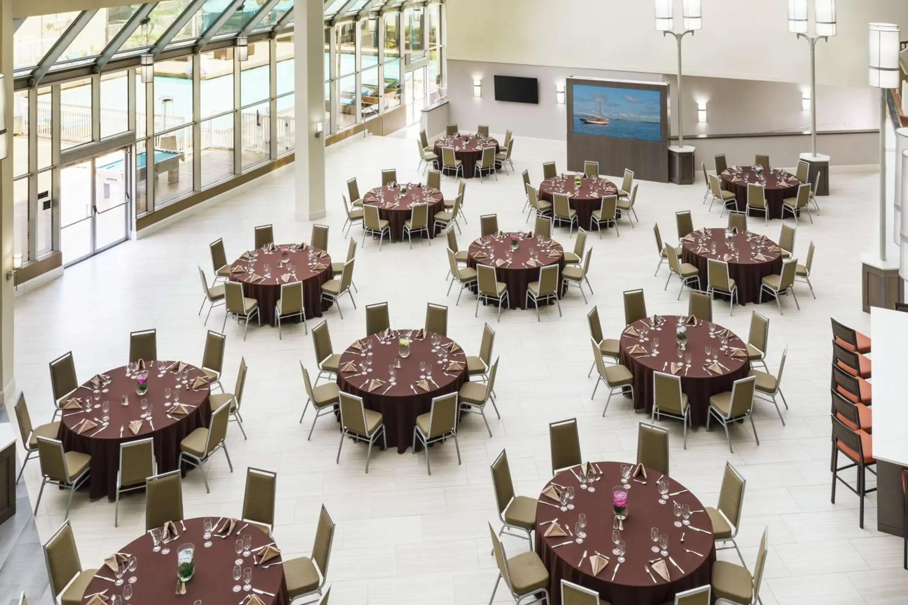 Dining area, Restaurant/Places to Eat in DoubleTree by Hilton Orlando Airport Hotel