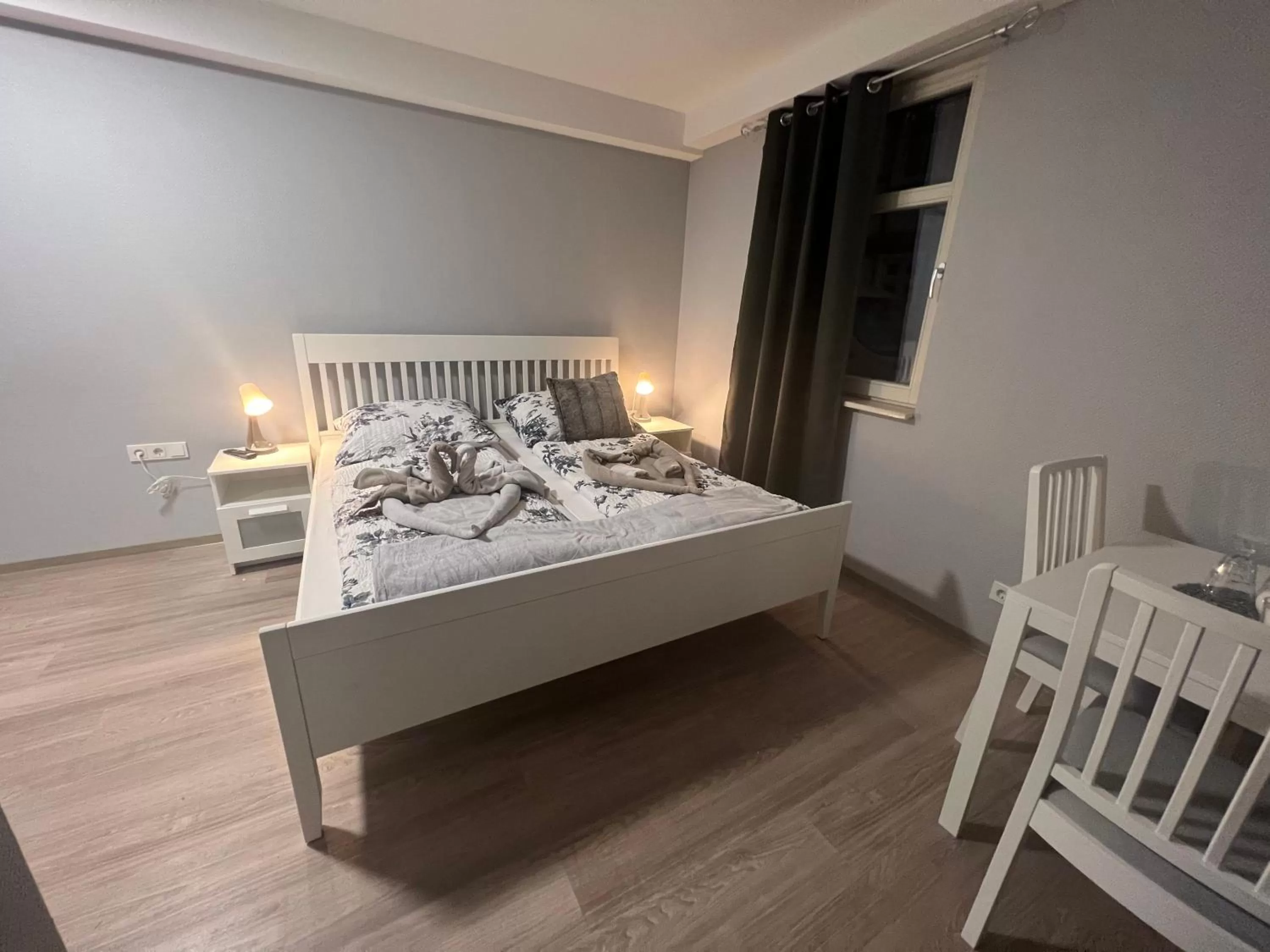 Inner courtyard view, Bed in Hotel am Rathaus Adii