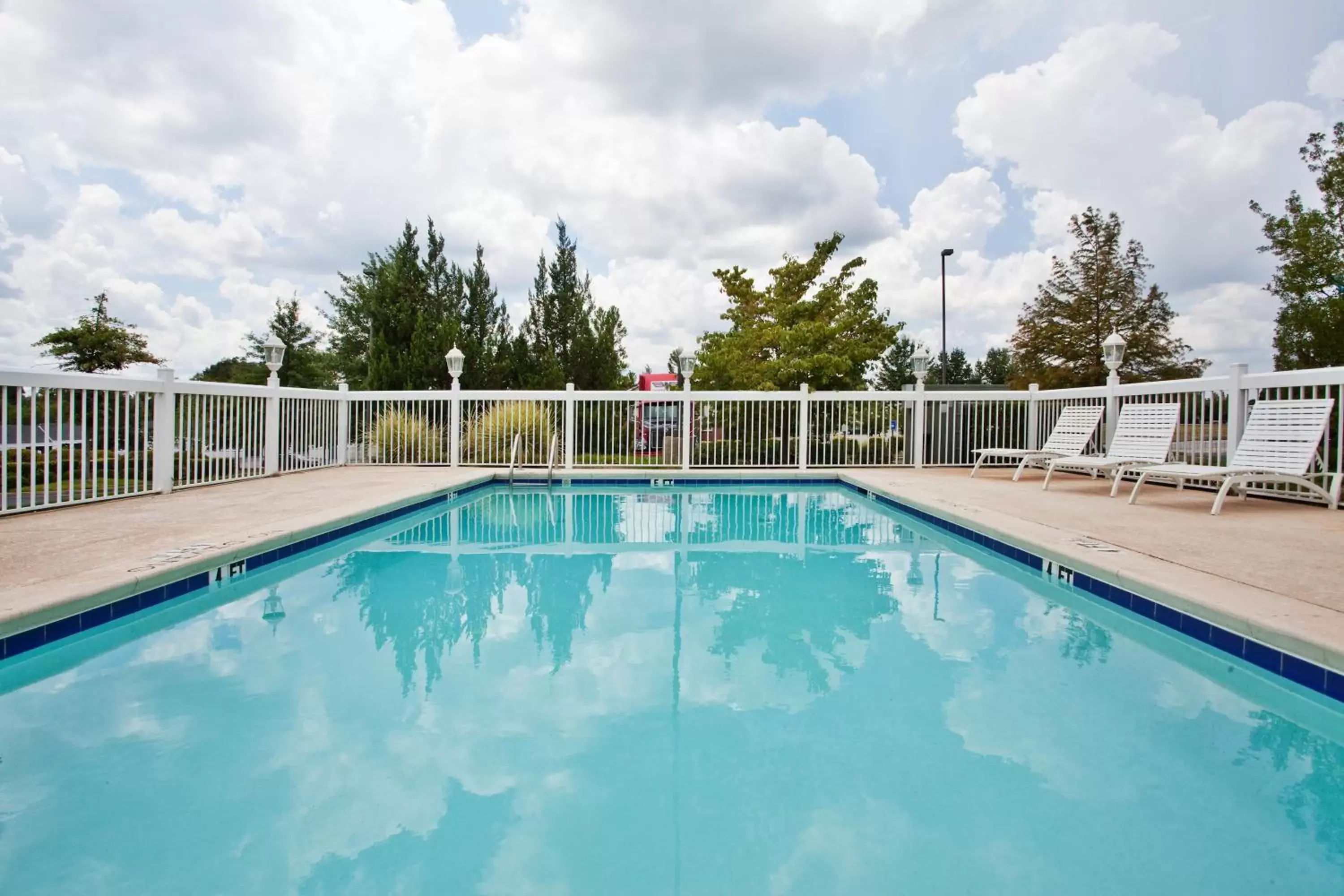 Swimming Pool in Country Inn & Suites by Radisson, Columbus, GA