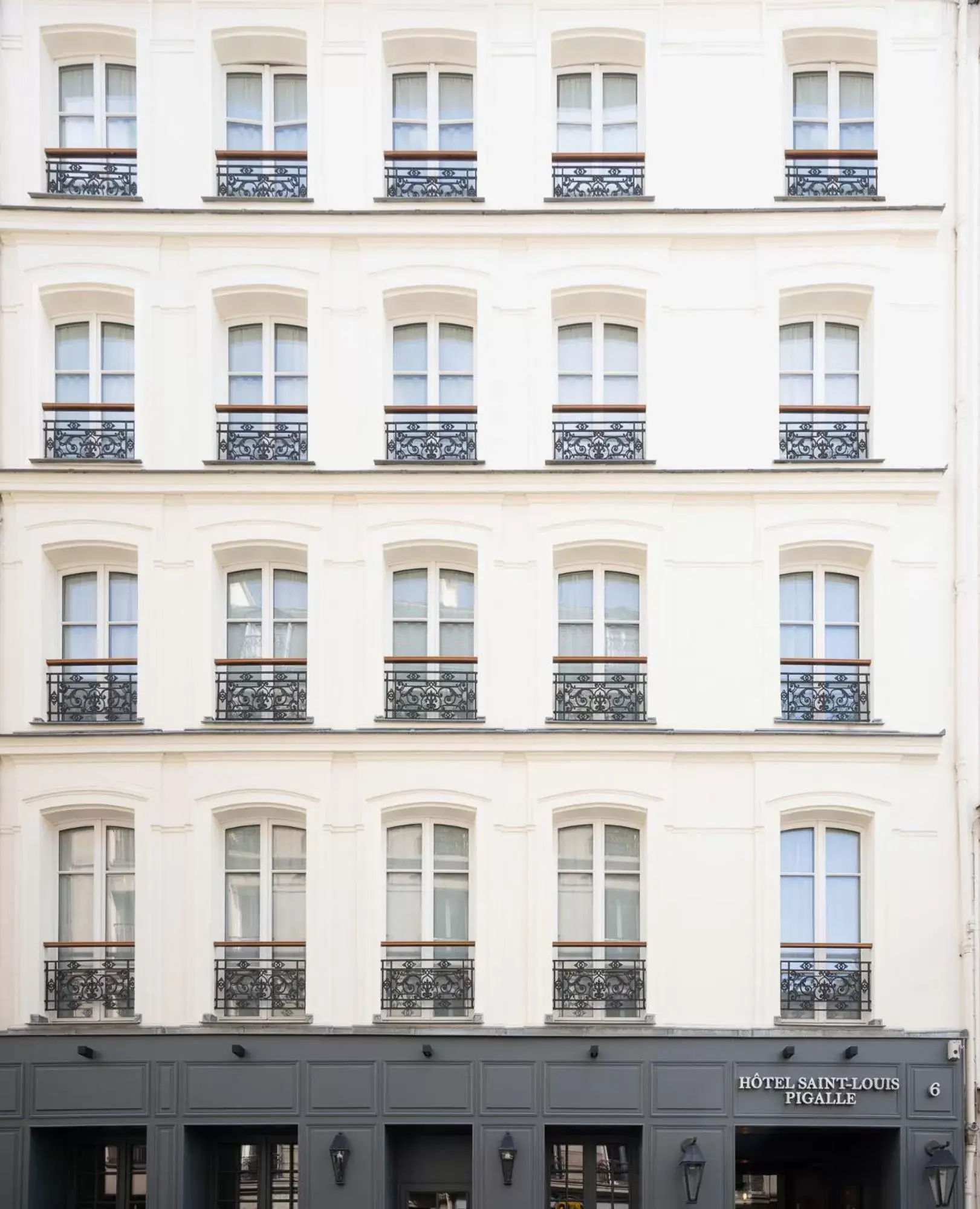 Facade/entrance, Property Building in Hotel Saint-Louis Pigalle