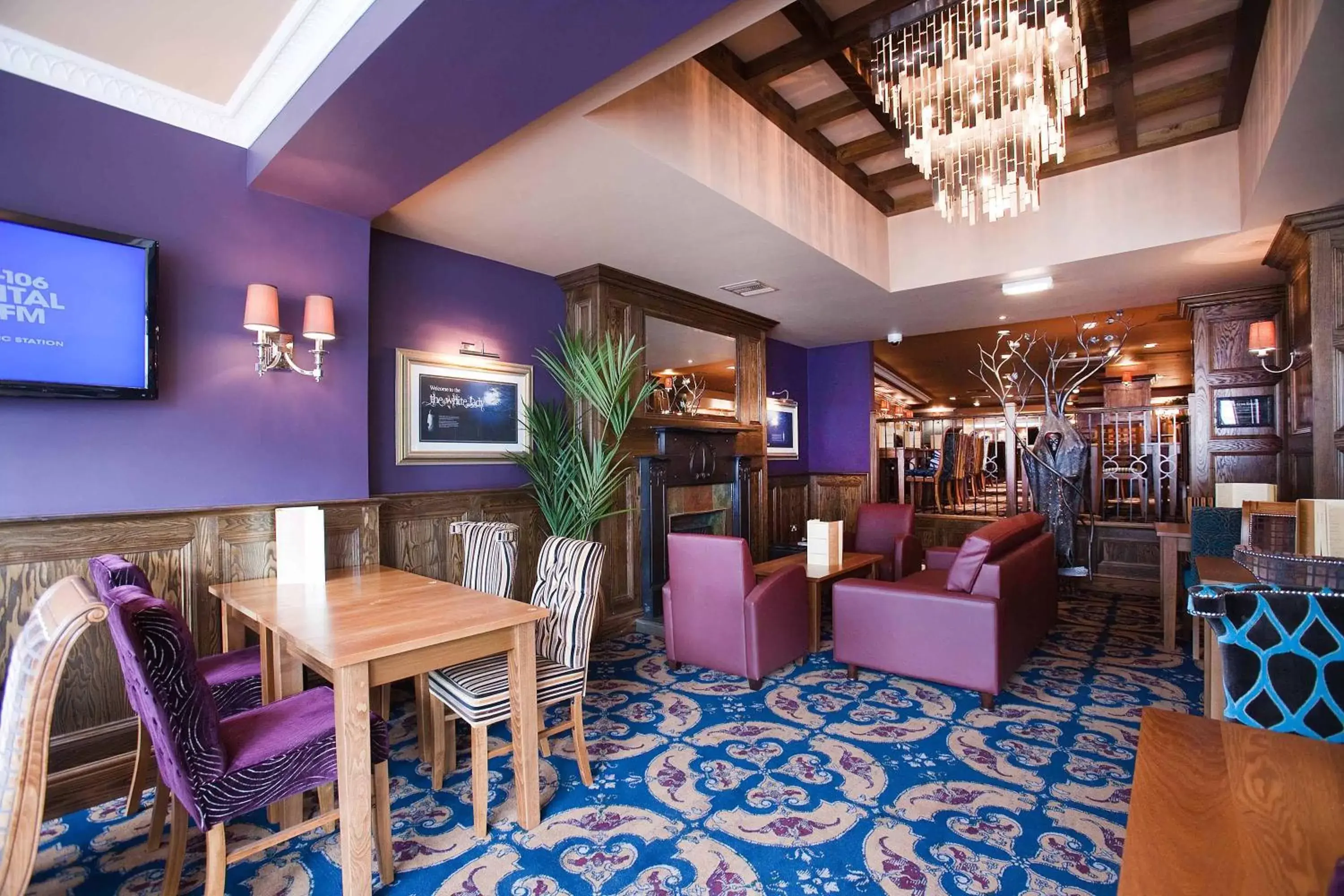 Restaurant/places to eat, Lounge/Bar in The White Lady Wetherspoon