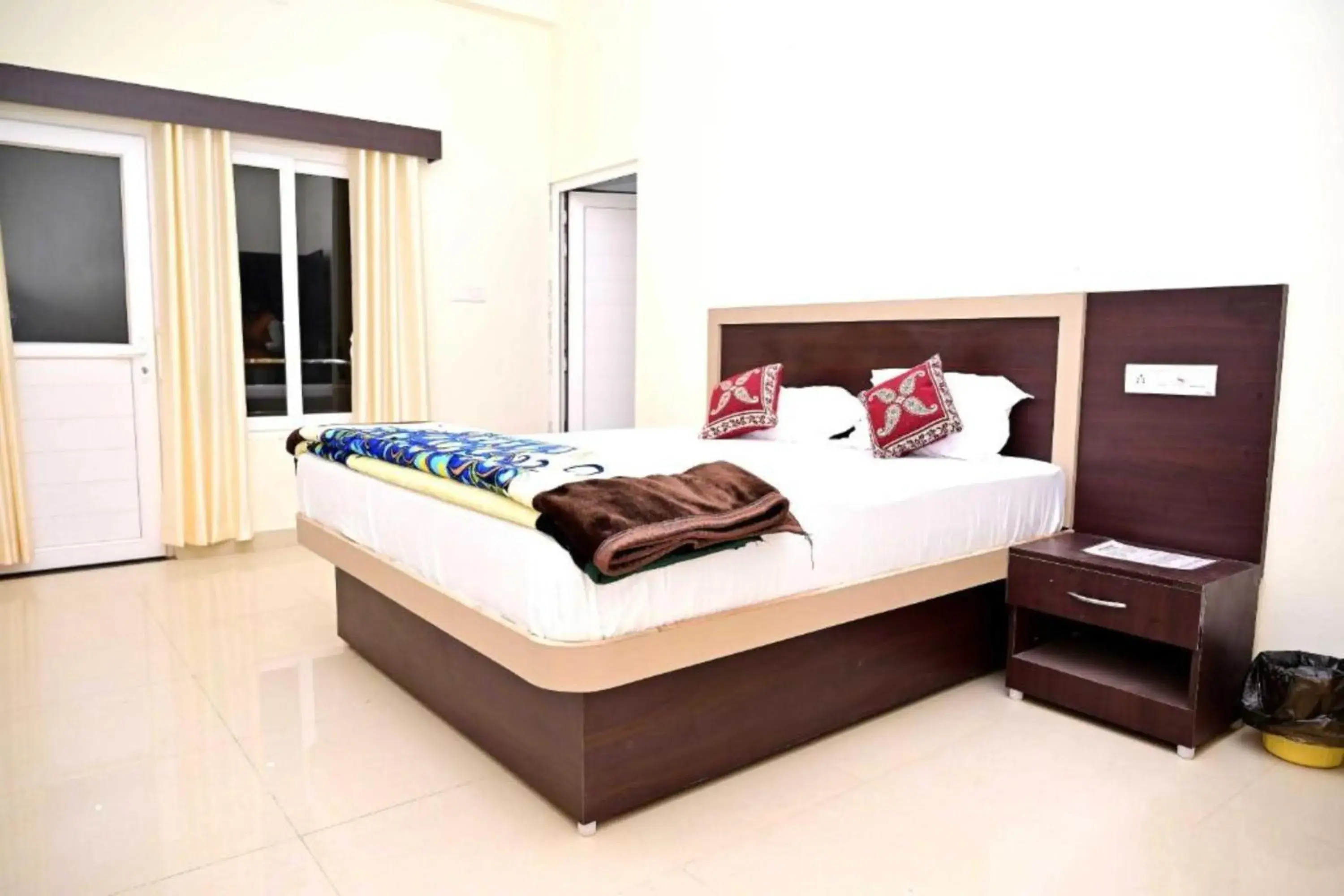 Deluxe Double Room - single occupancy in Goroomgo Nath Palace Varanasi Deluxe Double Room - single occupancy in Goroomgo Nath Palace Varanasi