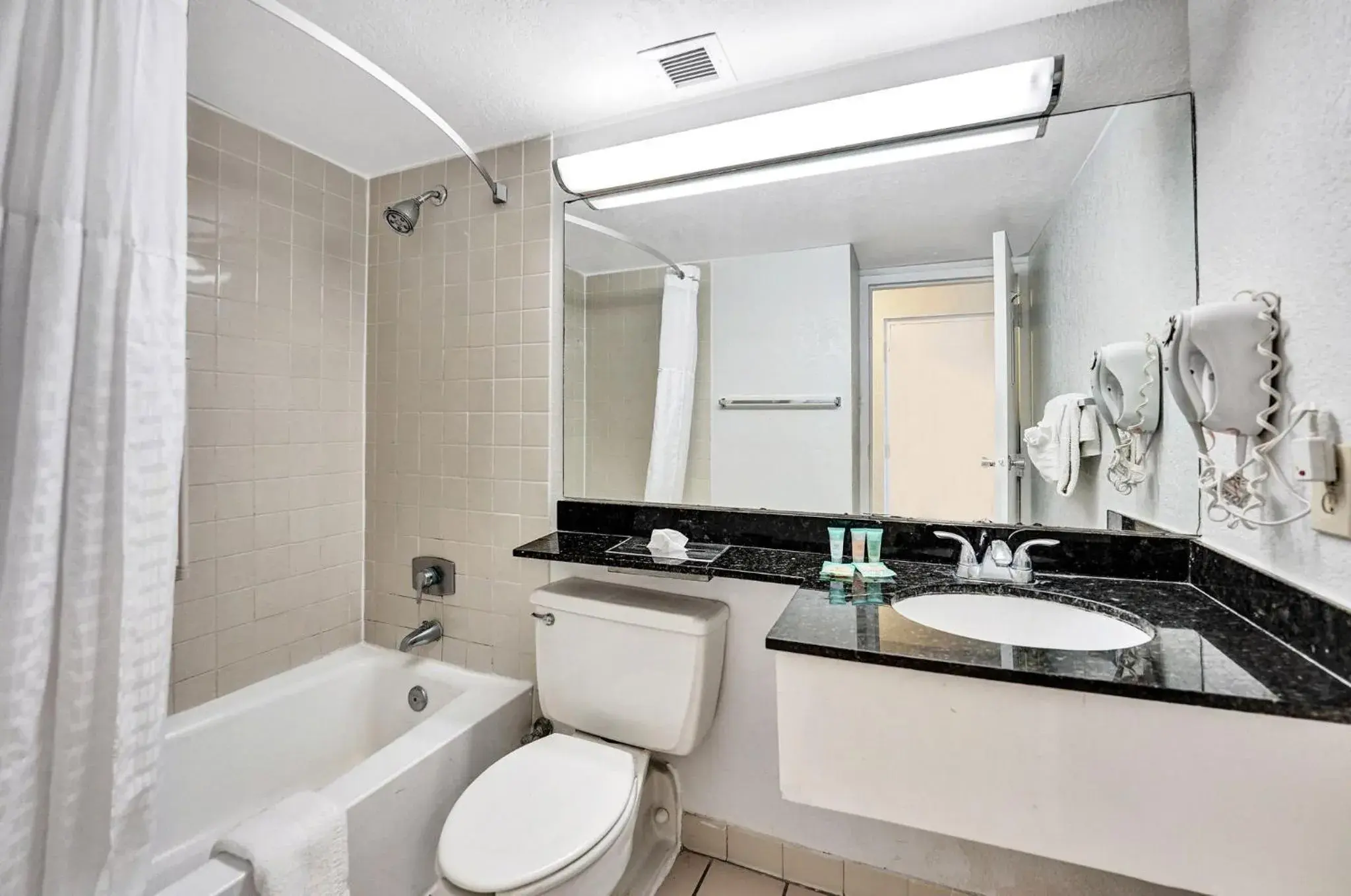 Bathroom in Plaza Hotel Fort Lauderdale