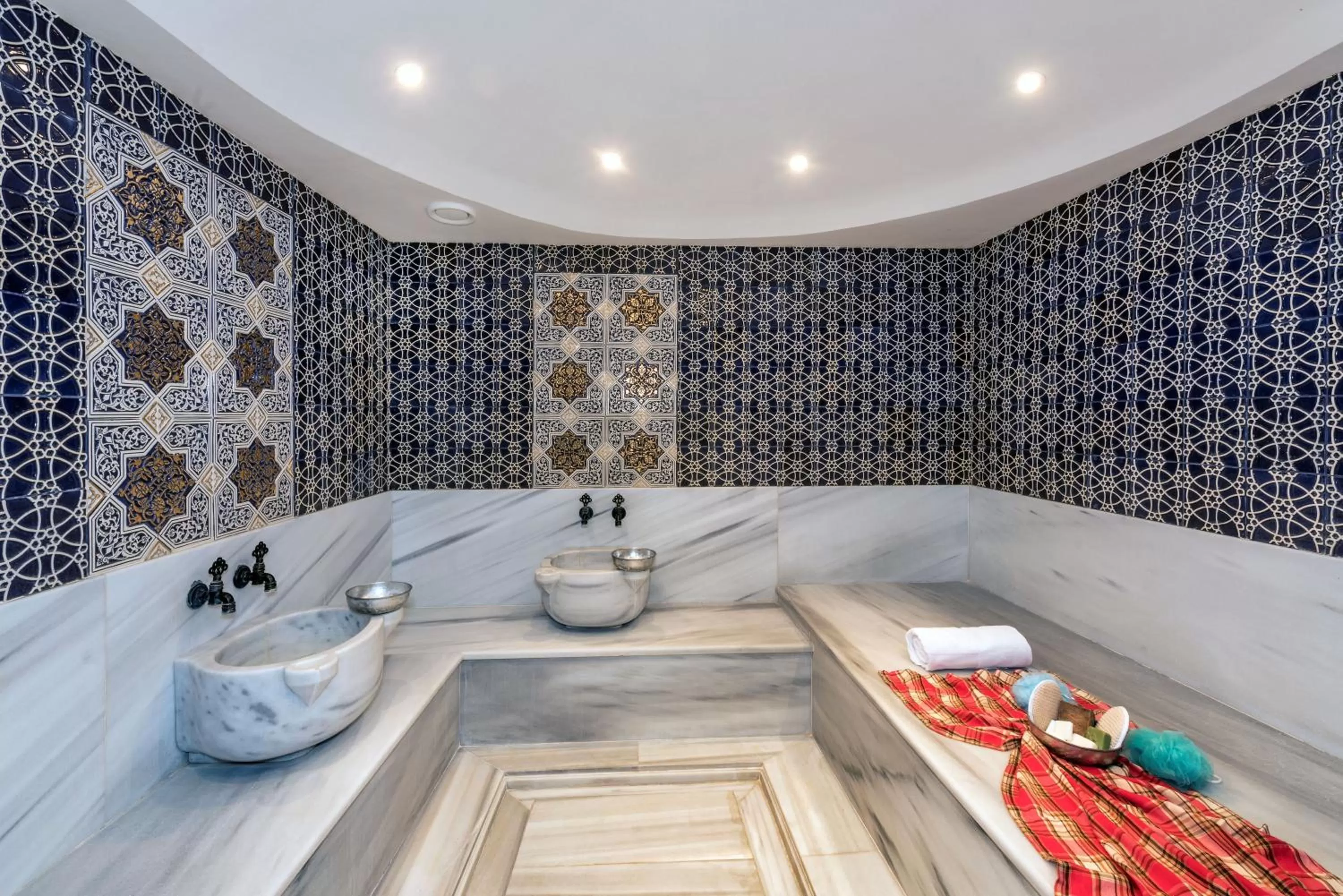 Public Bath in Zagreb Hotel