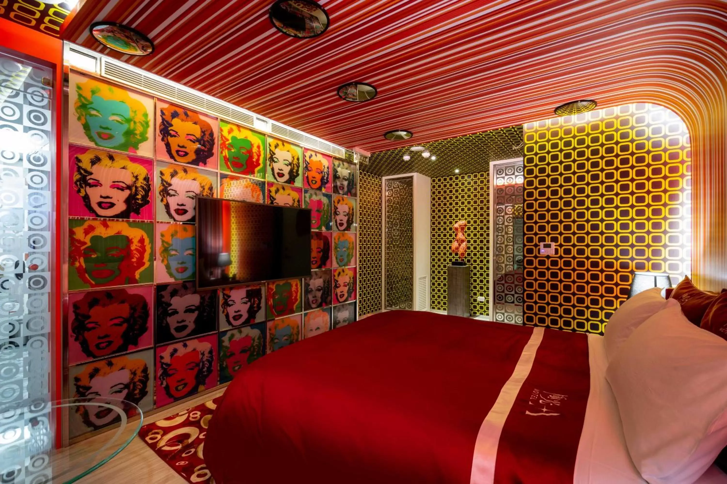 Bed in AURORA MOTEL Bed in AURORA MOTEL