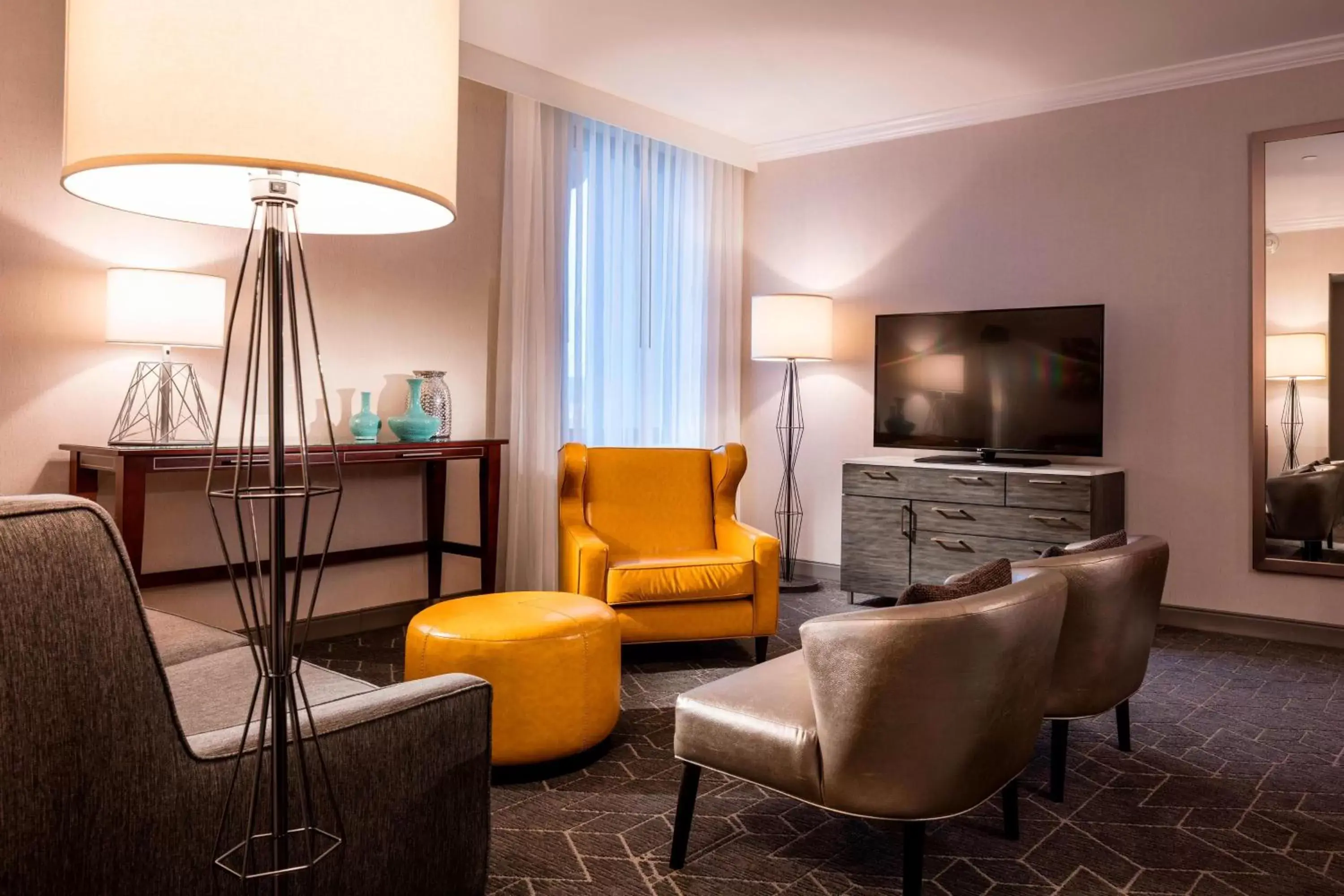 Bedroom, Seating Area in Renaissance Providence Downtown Hotel