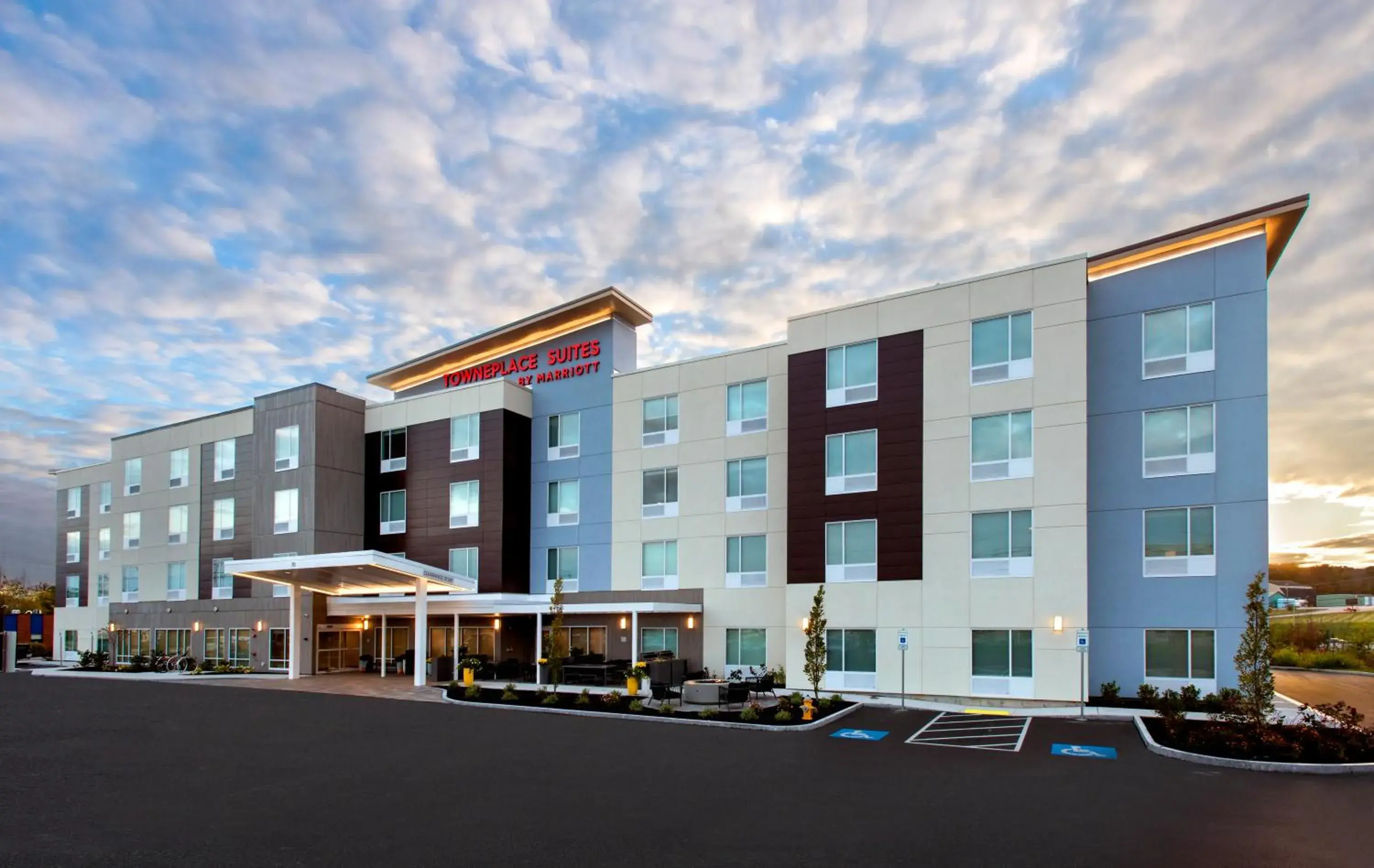 Property Building in TownePlace Suites Portland Airport ME