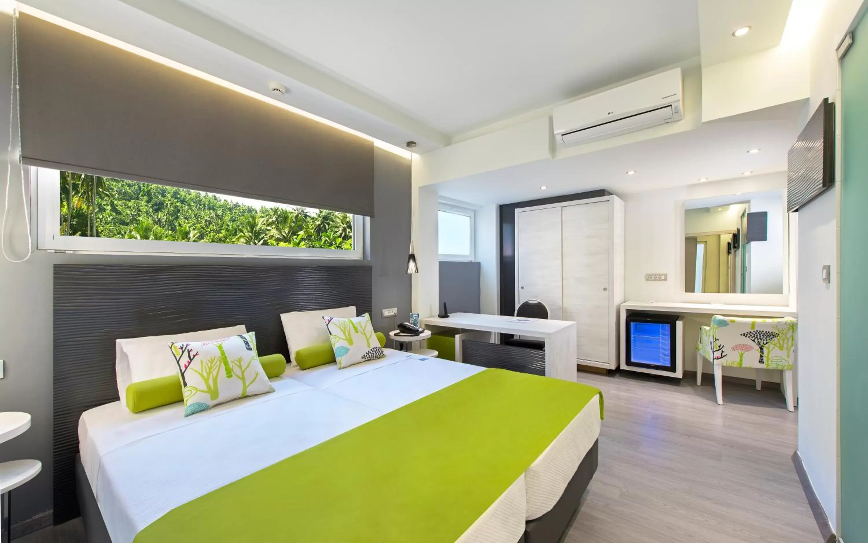 Photo of the whole room, Bed in Semiramis City Hotel Photo of the whole room, Bed in Semiramis City Hotel