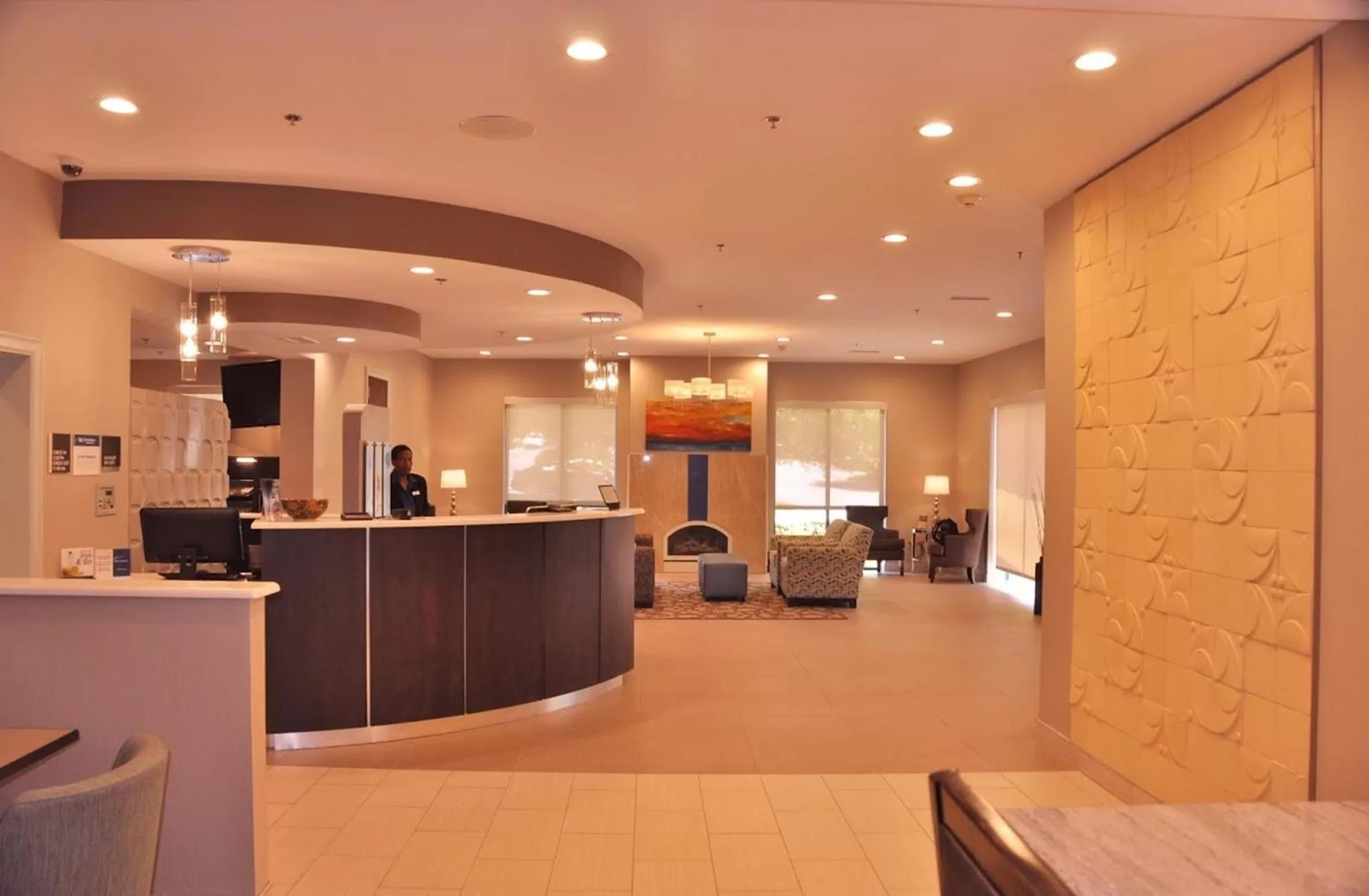 Lobby or reception in Best Western Plus Roswell/Alpharetta