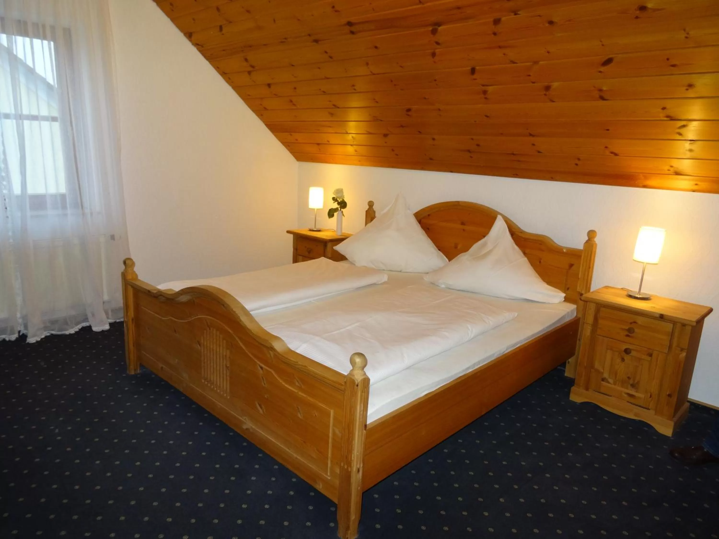 Photo of the whole room, Bed in ALTE LINDE Landhotel & Restaurant