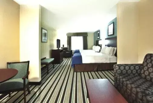 Photo of the whole room, Bed in Holiday Inn Express Hotel & Suites Baton Rouge -Port Allen, an IHG Hotel