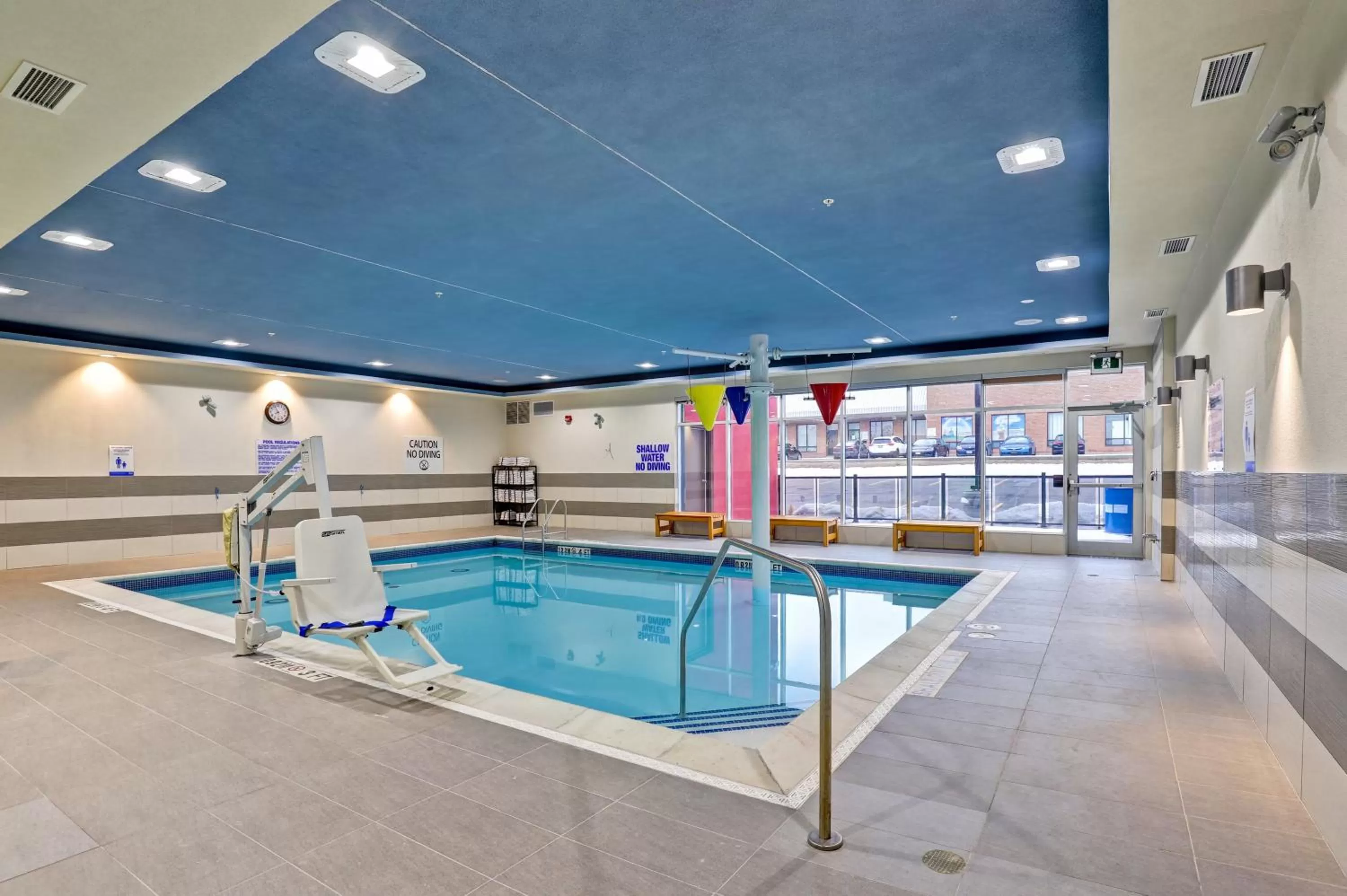 Swimming pool in Holiday Inn - Mississauga Toronto West by IHG