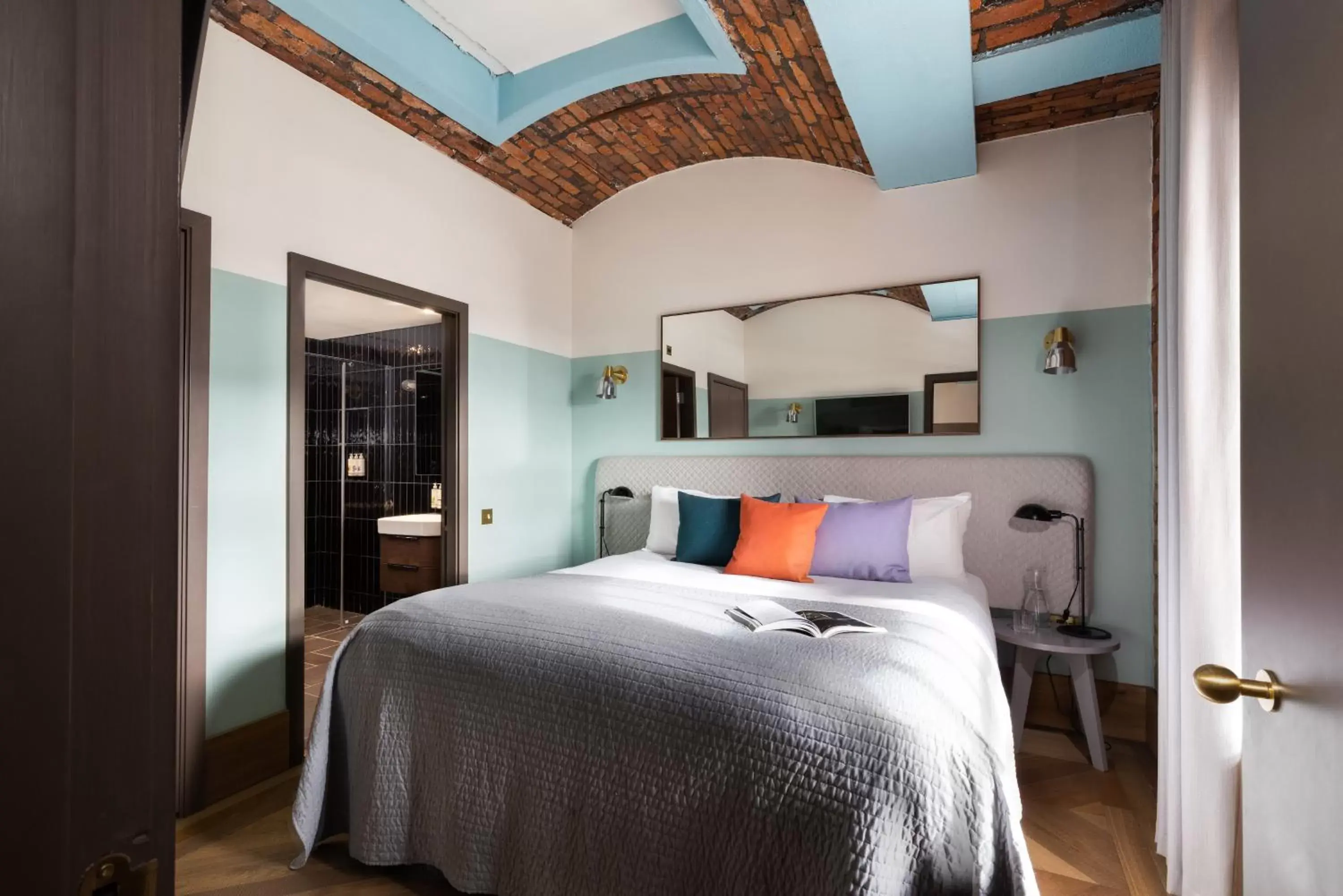 Bed in Native Manchester Bed in Native Manchester