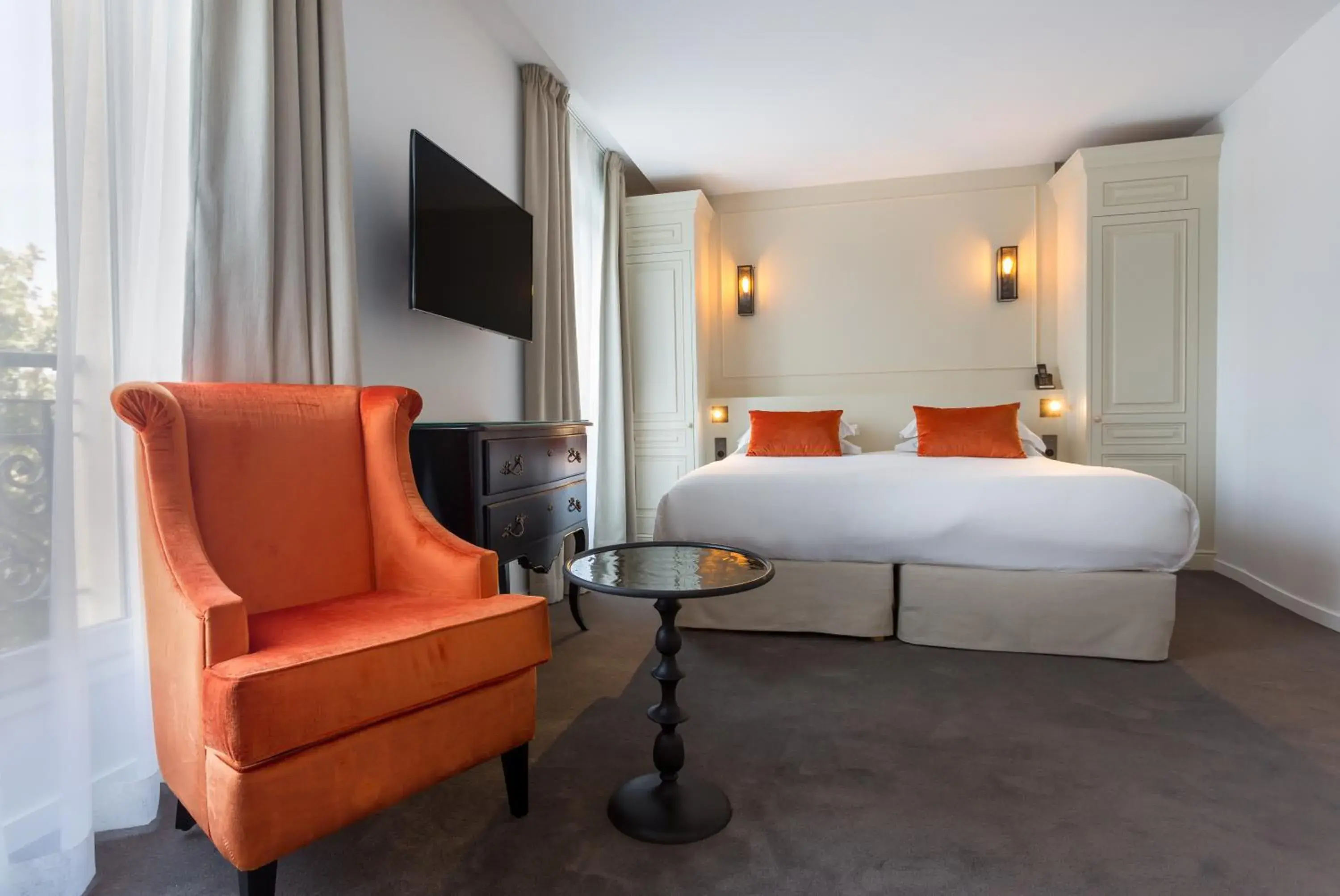 Bed, Room Photo in Hotel La Comtesse