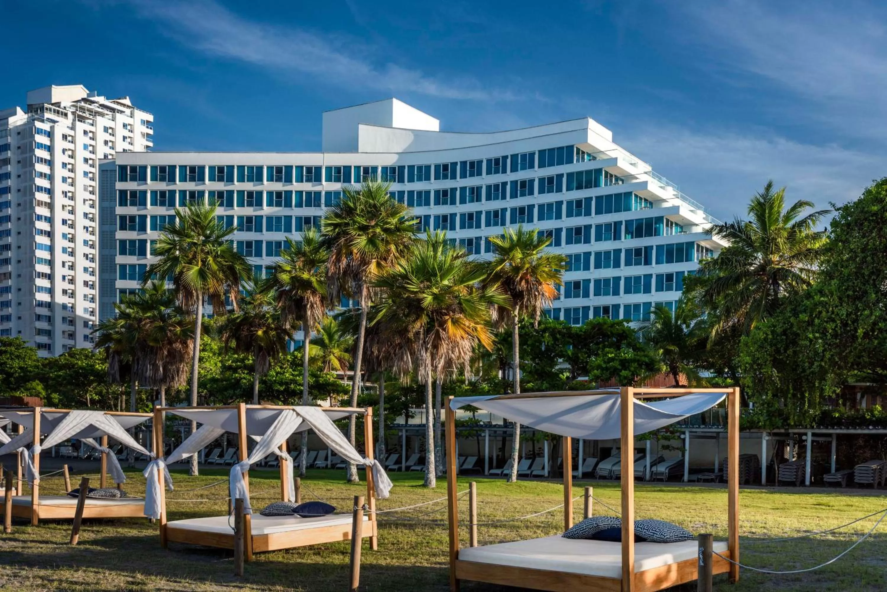 Property building in Hilton Cartagena