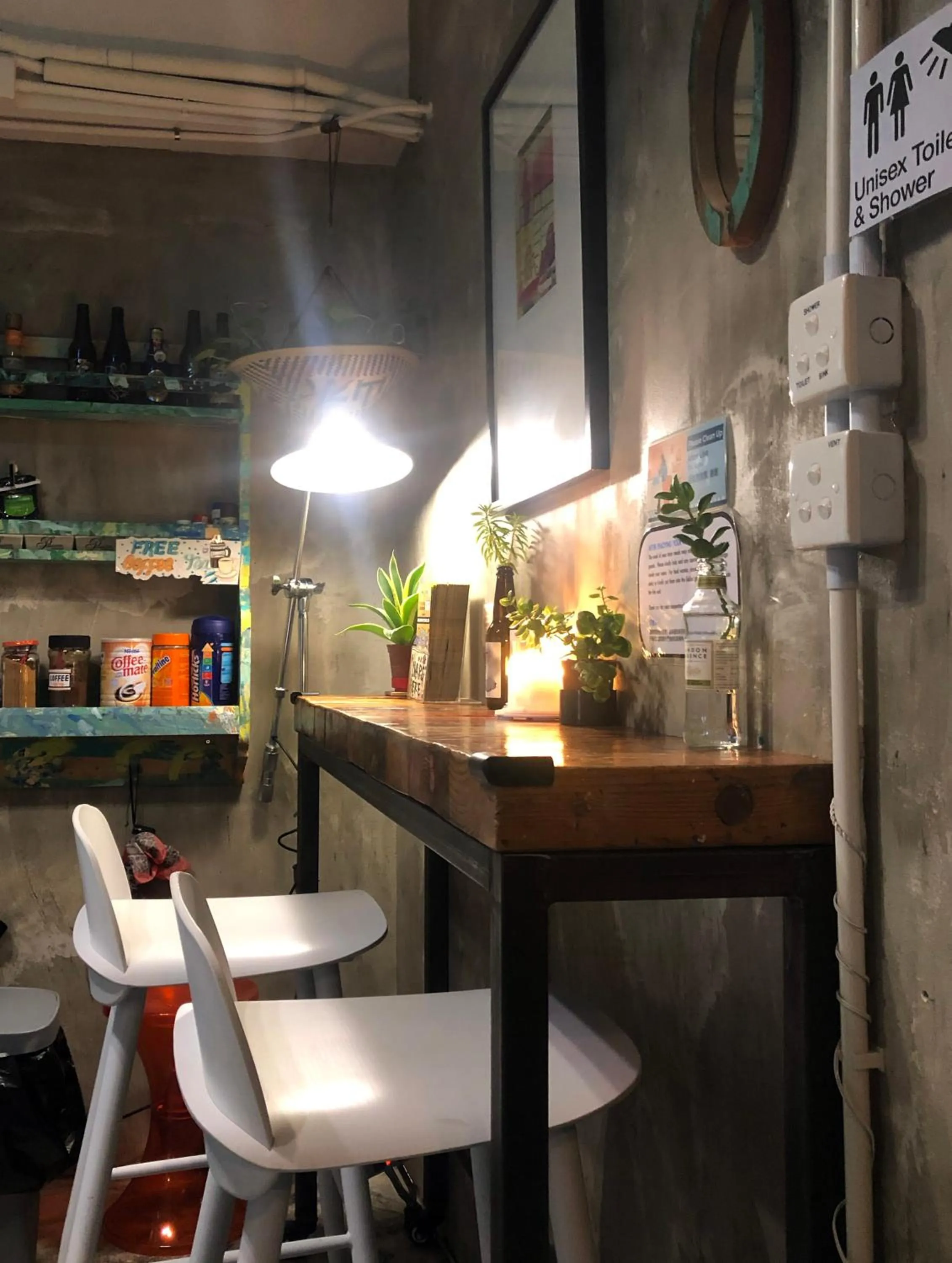 Communal lounge/ TV room in Hop Inn