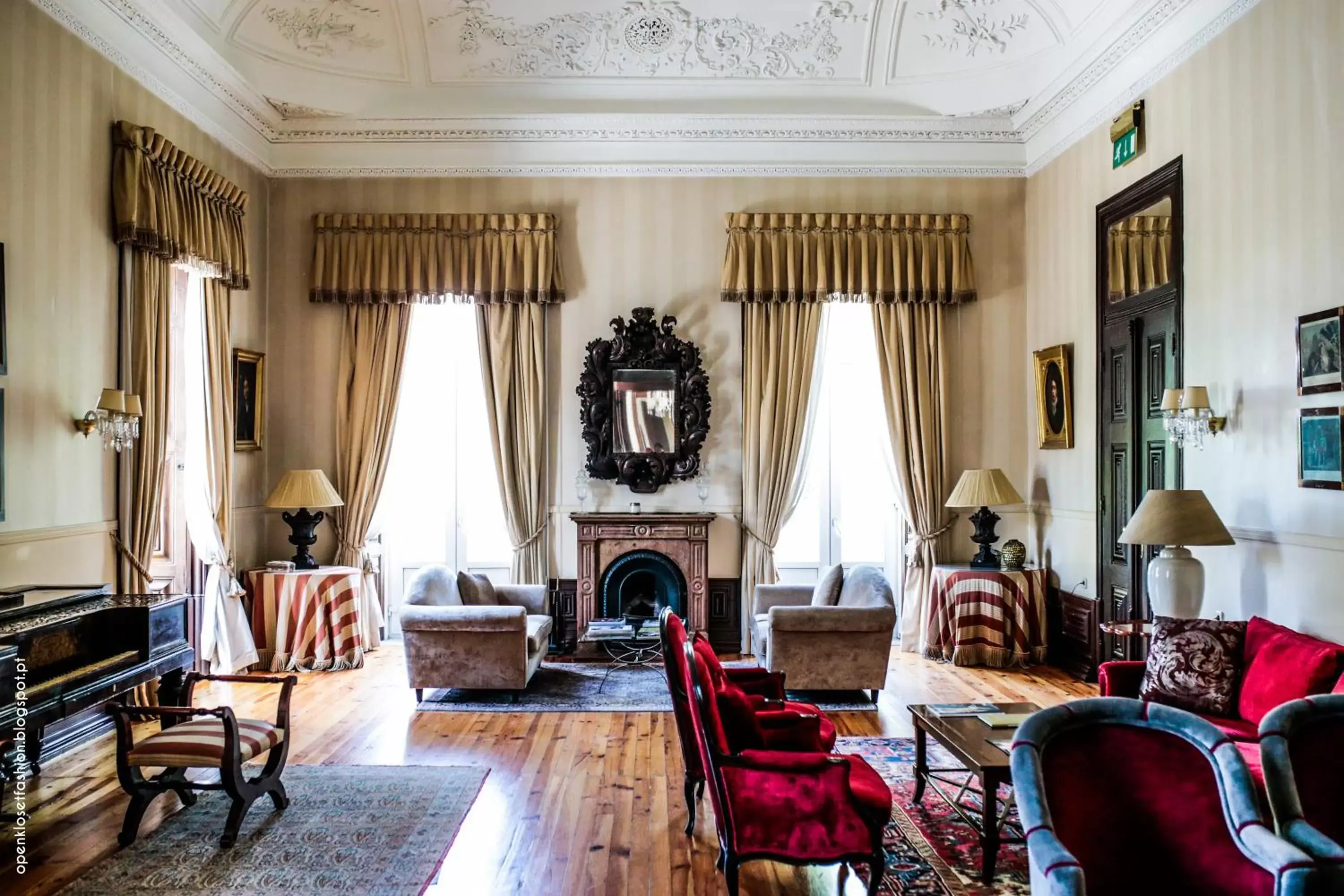 Living room in Hotel Quinta das Lagrimas - Small Luxury Hotels Living room in Hotel Quinta das Lagrimas - Small Luxury Hotels