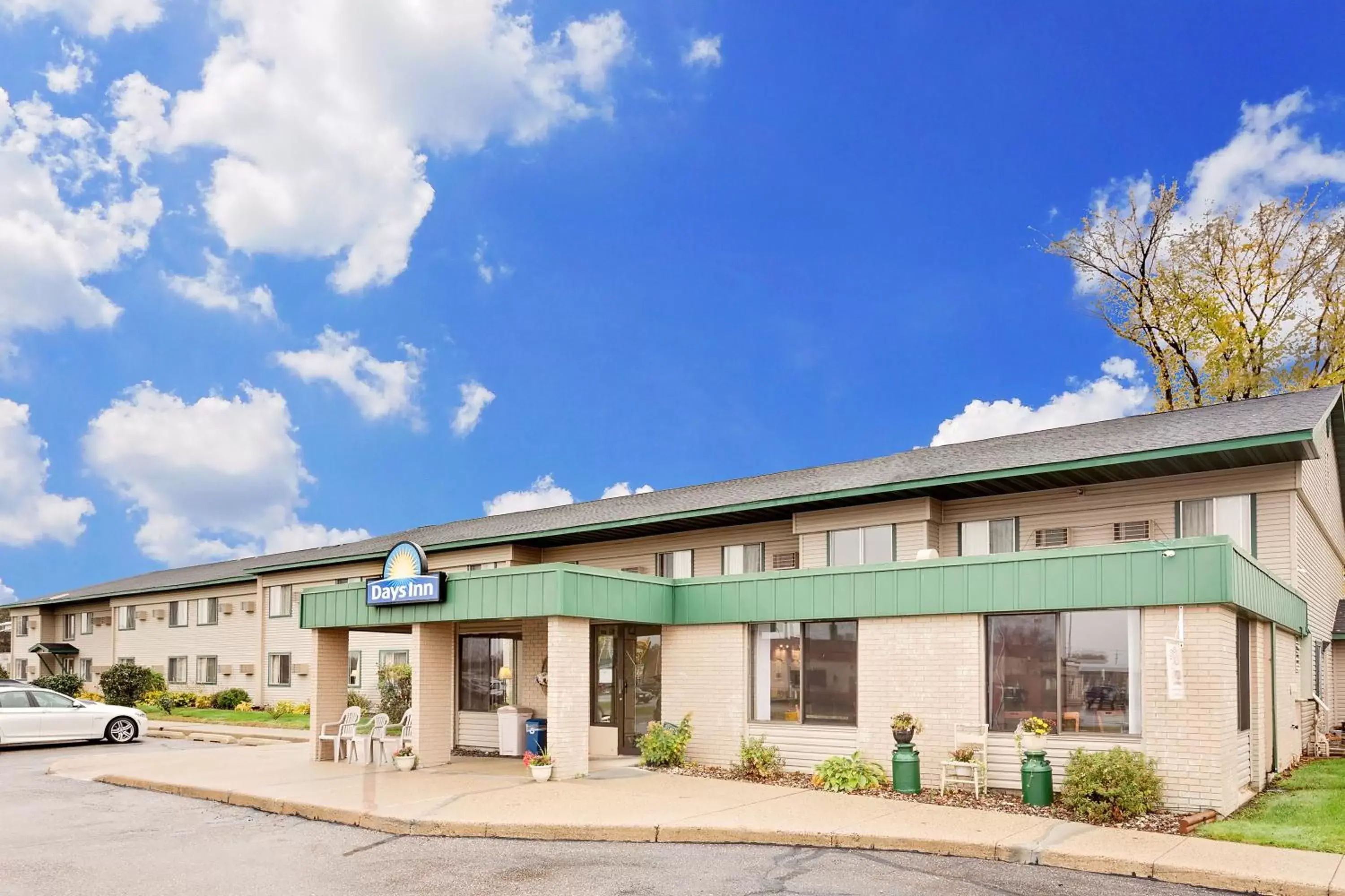 Property Building in Days Inn by Wyndham Winona