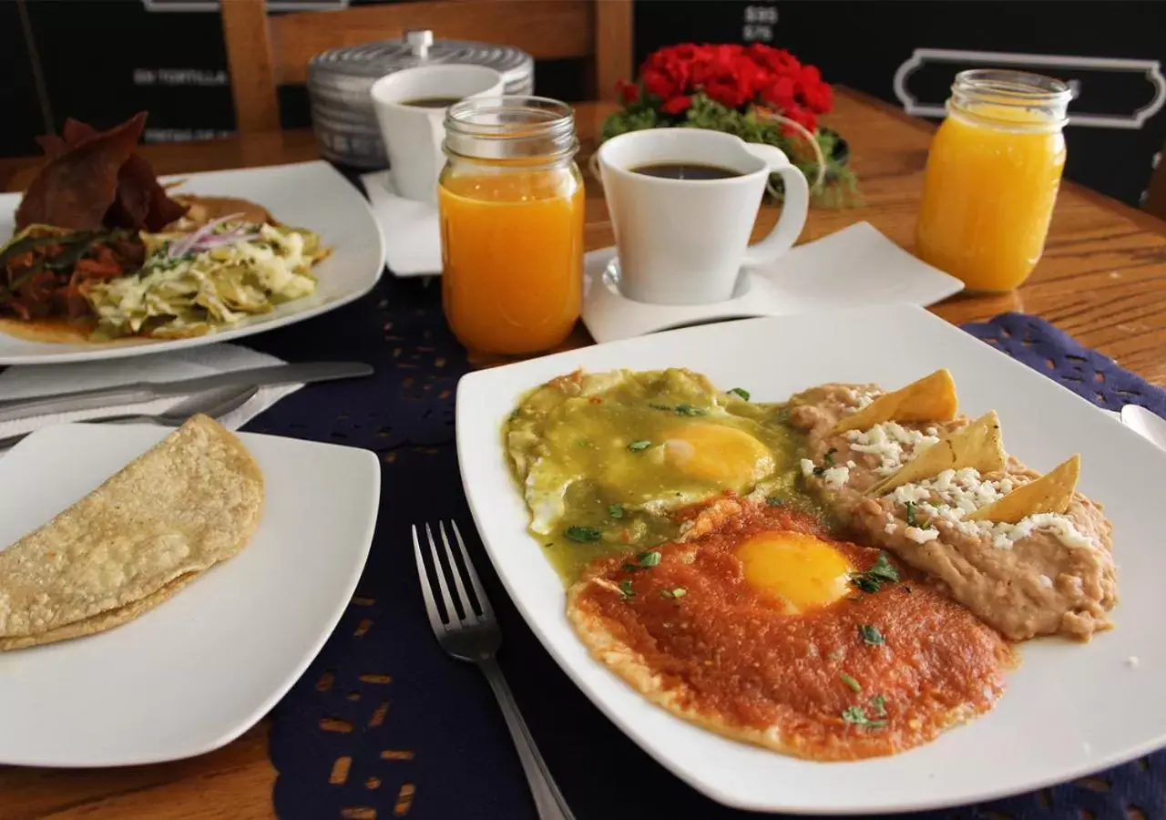 Breakfast in Hotel Suites México Plaza León Campestre