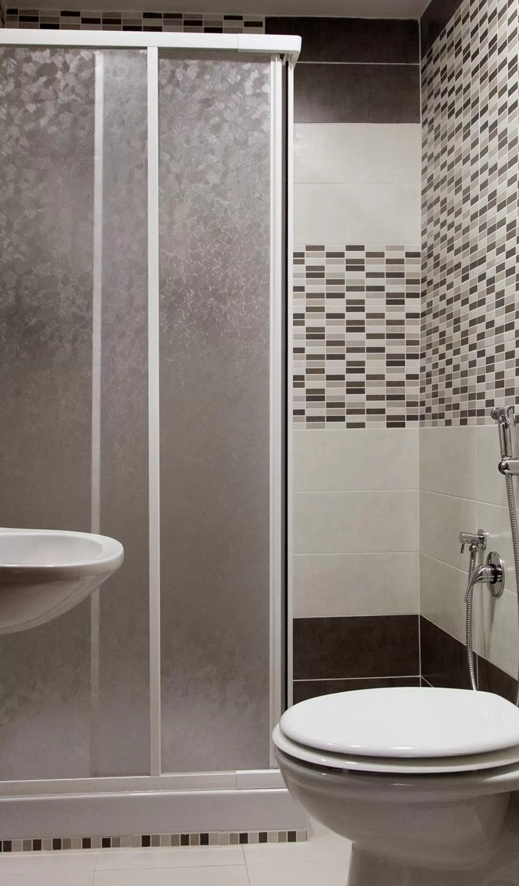Shower, Bathroom in Hotel Pyramid