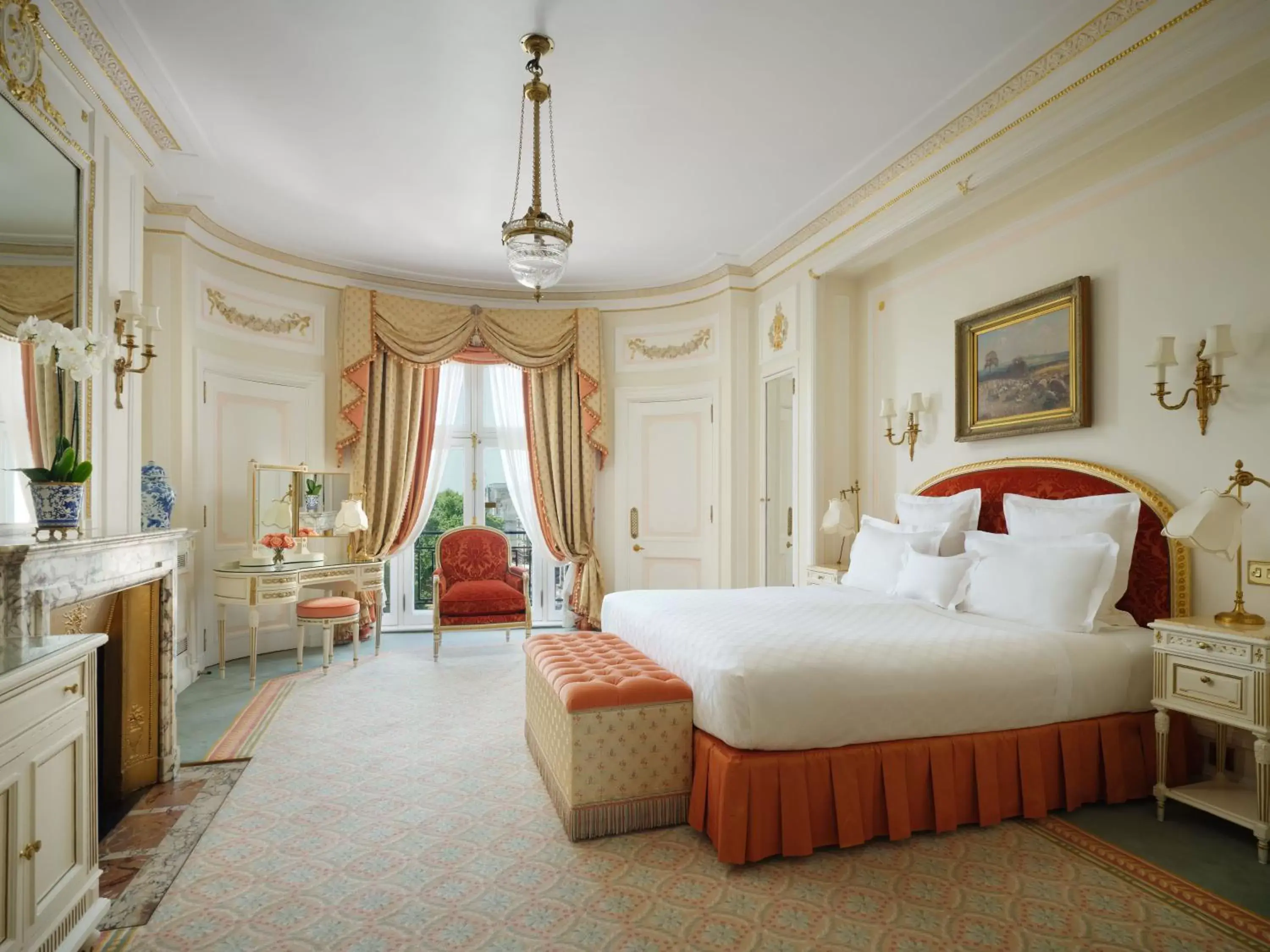 Bedroom, Bed in The Ritz London