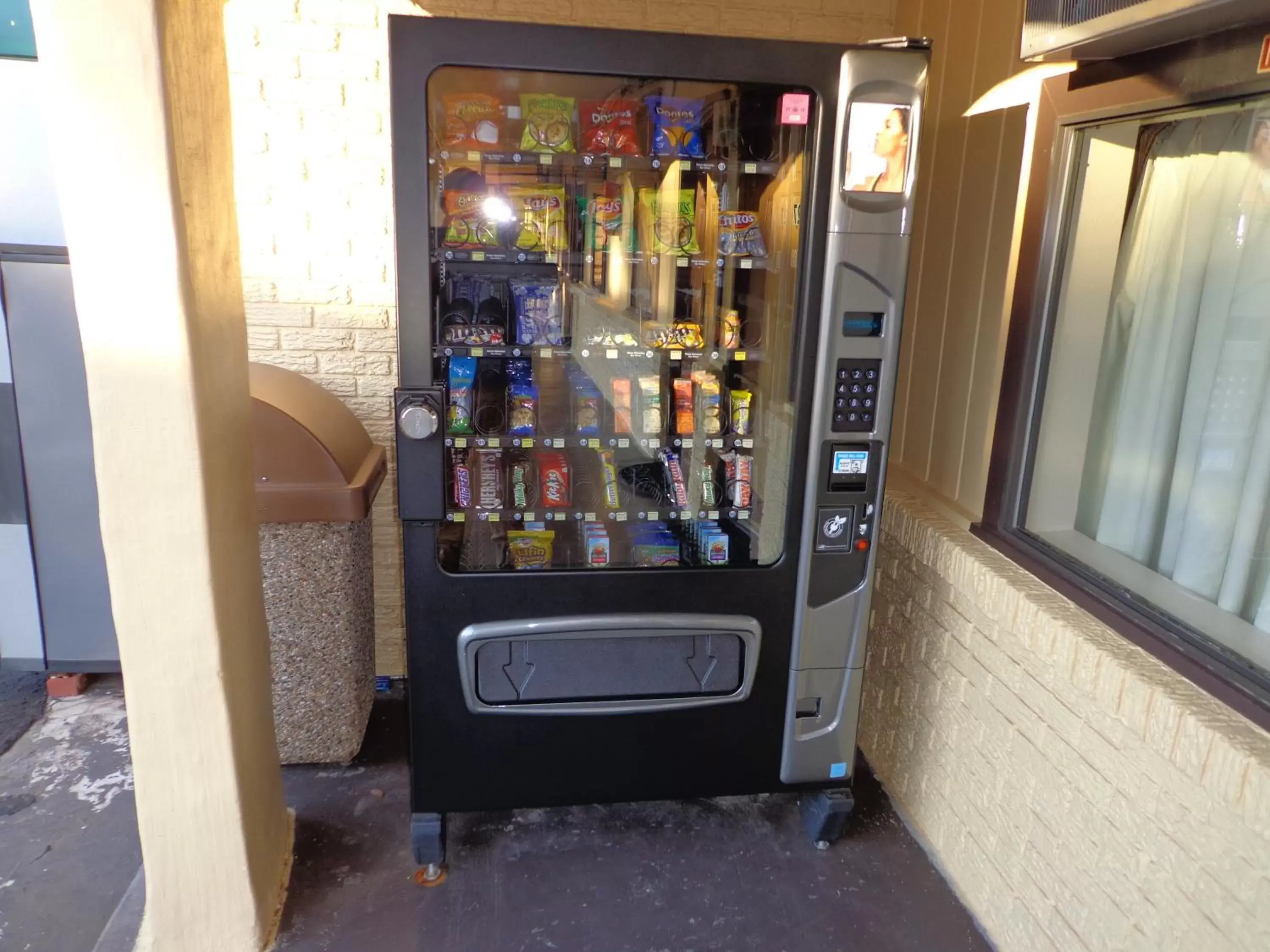 Food and drinks in Economy Inn Express Warren Food and drinks in Economy Inn Express Warren