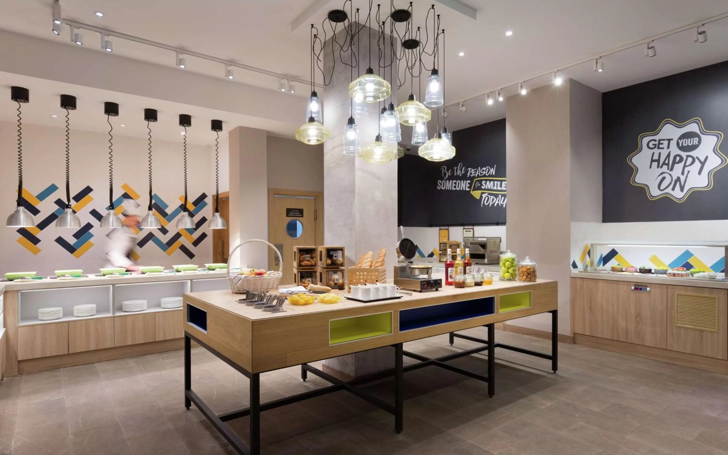 Dining area in Hampton By Hilton Astana Triumphal Arch