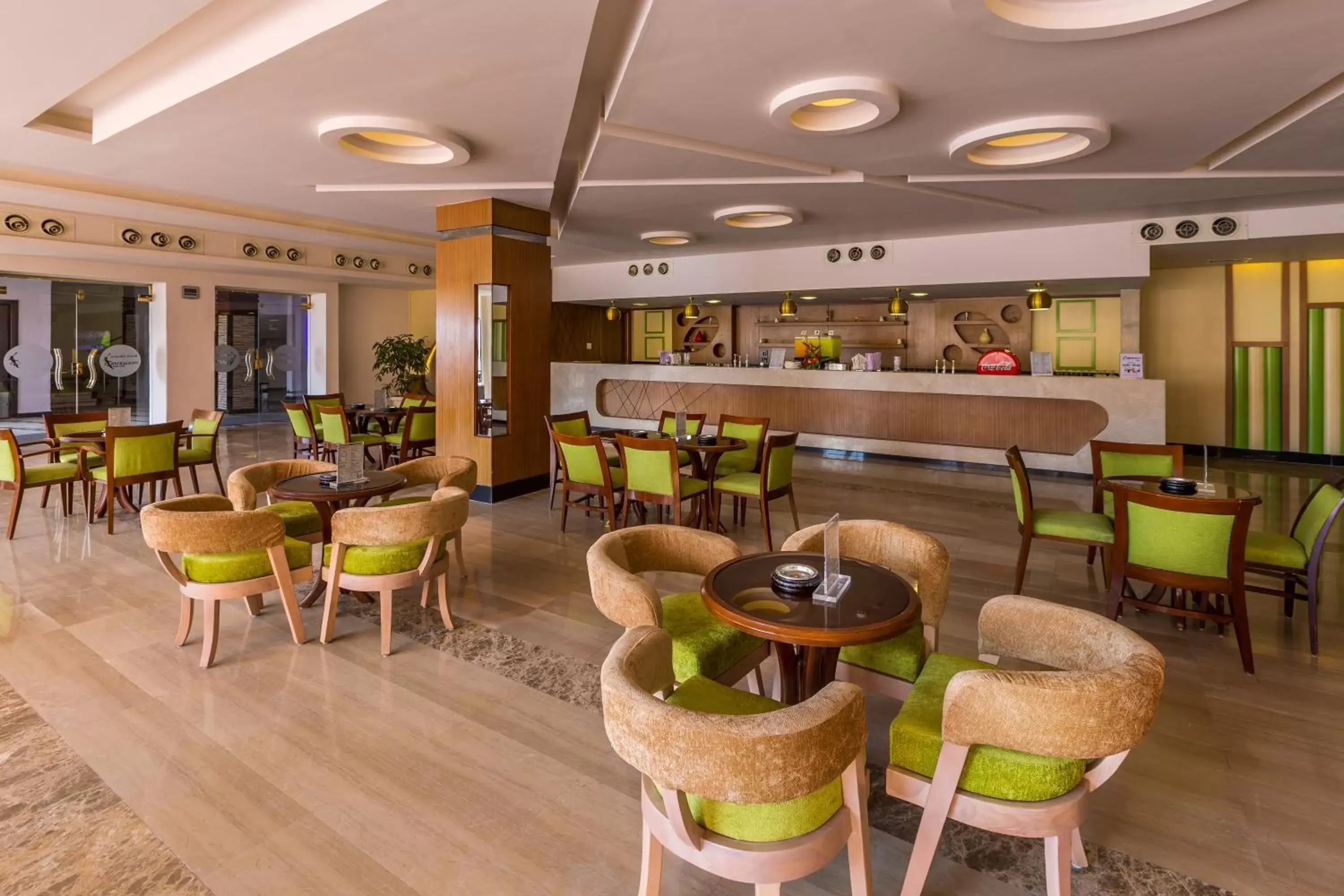 Restaurant/places to eat, Lounge/Bar in Beach Albatros Resort - Hurghada