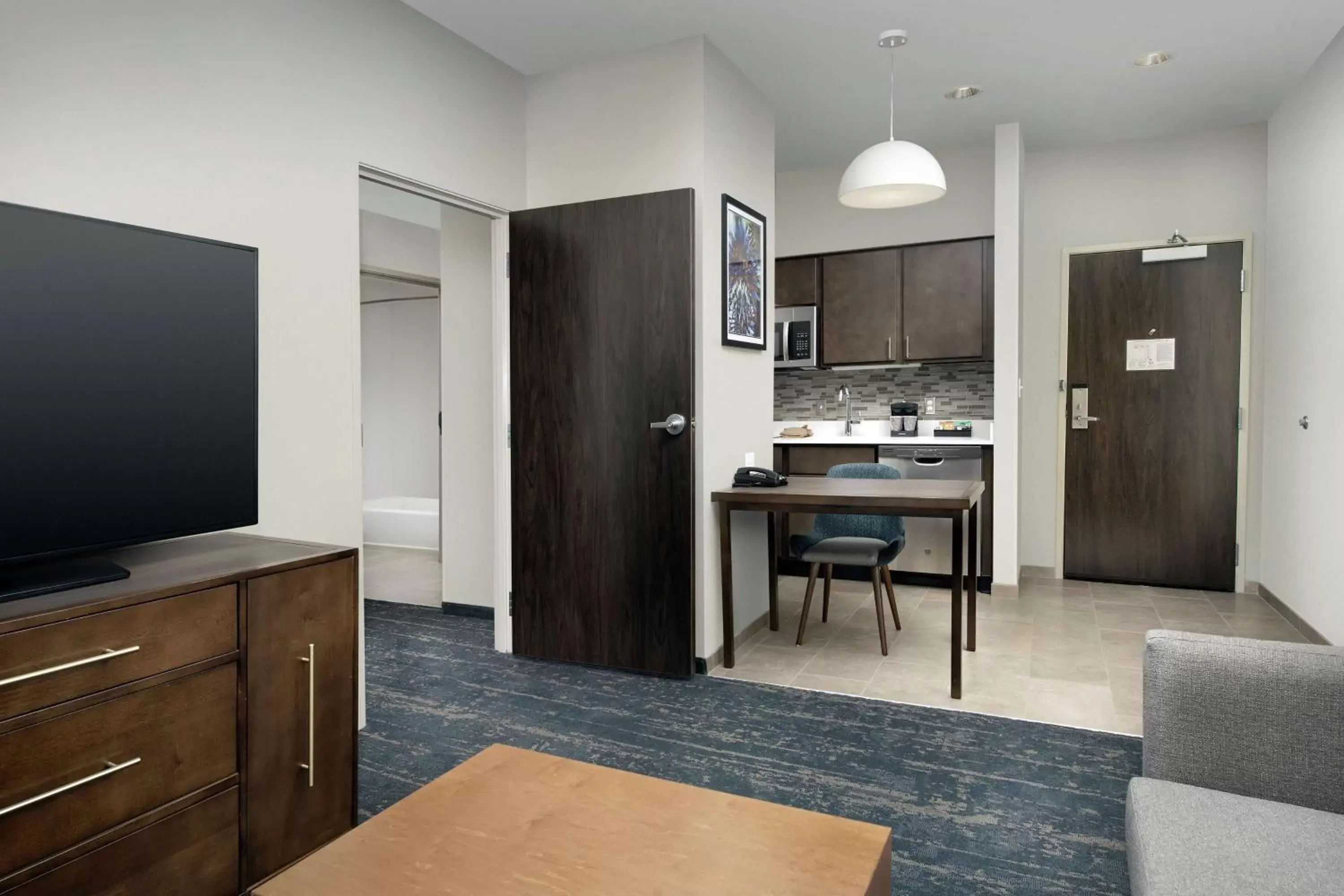 Bedroom, TV/Entertainment Center in Homewood Suites By Hilton Denver Airport Tower Road