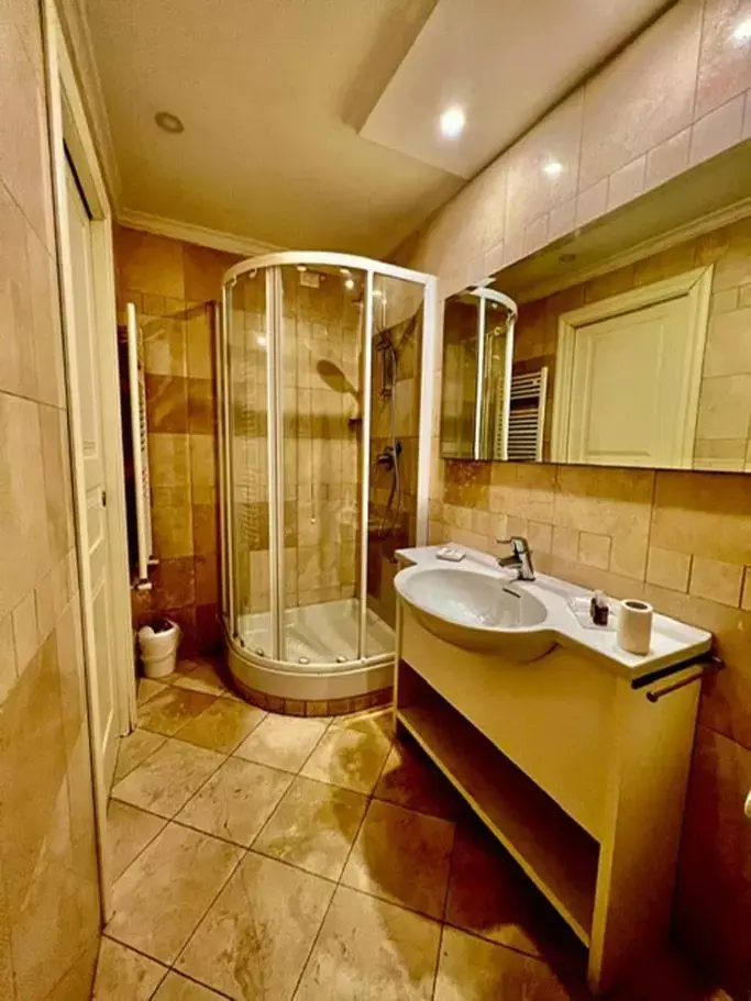 Bathroom in Quirinale luxury suite Roma