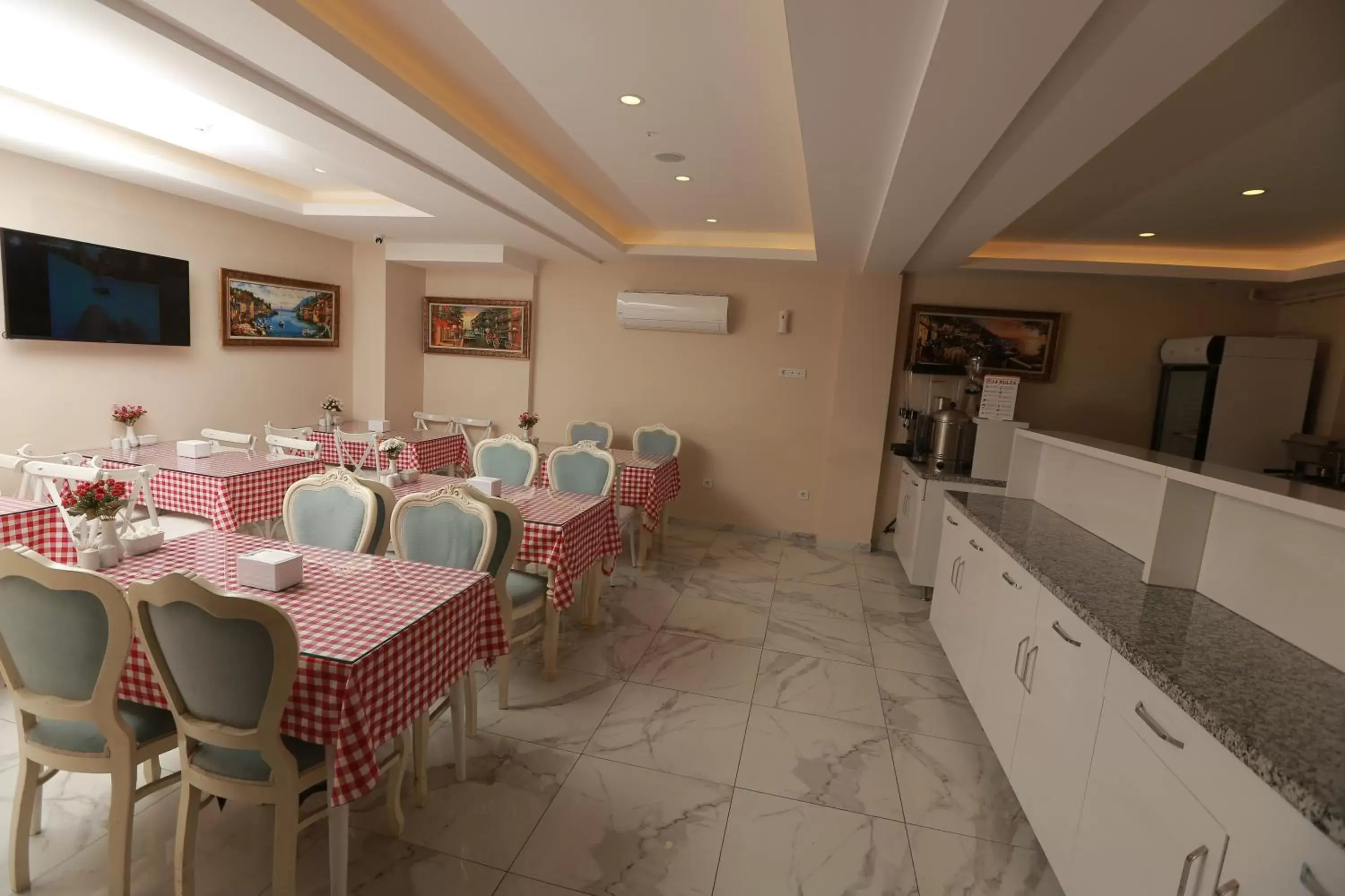 Restaurant/places to eat in Constantinopolis Hotel Restaurant/places to eat in Constantinopolis Hotel