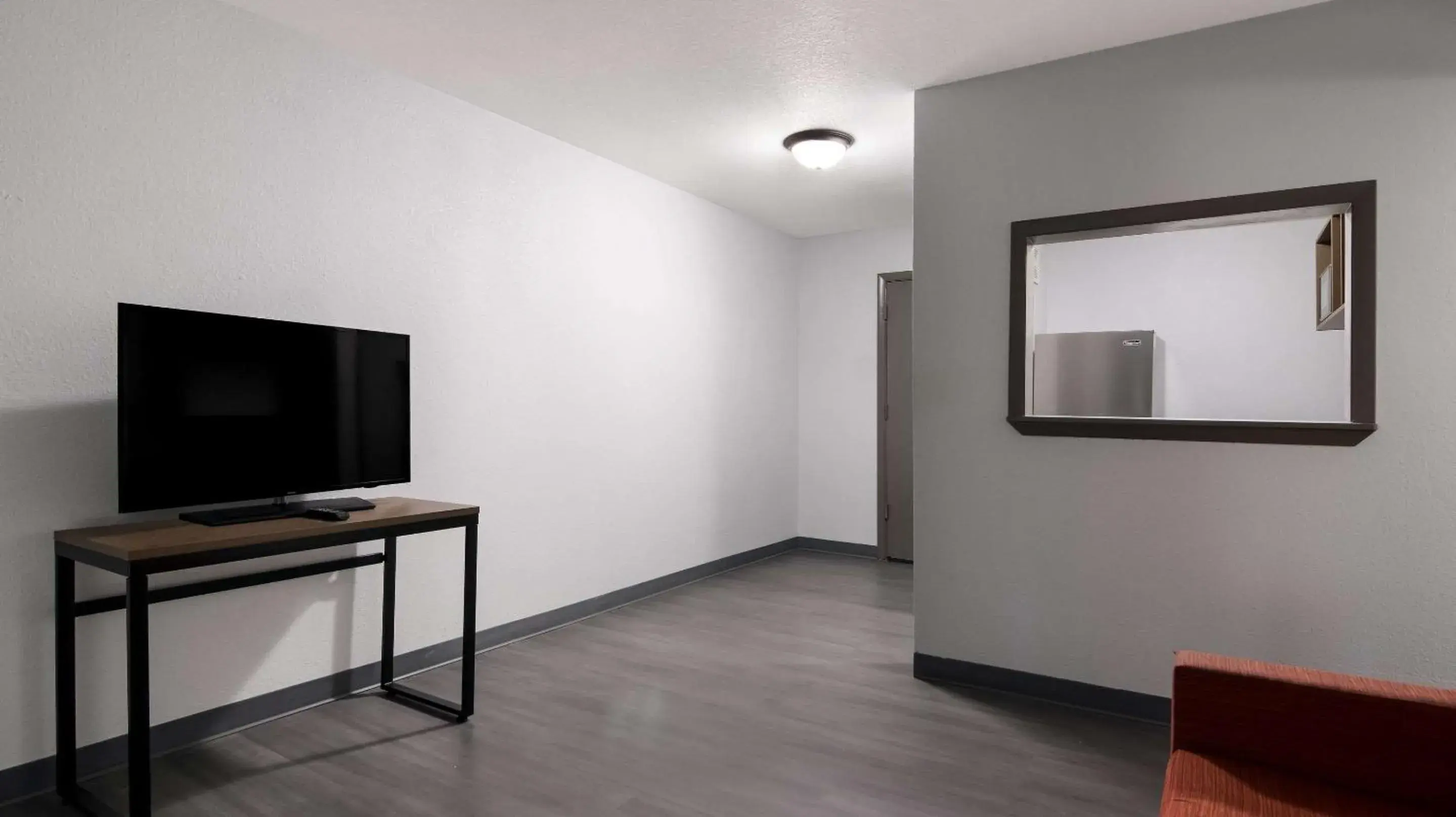 Bedroom, TV/Entertainment Center in Suburban Studios Portage