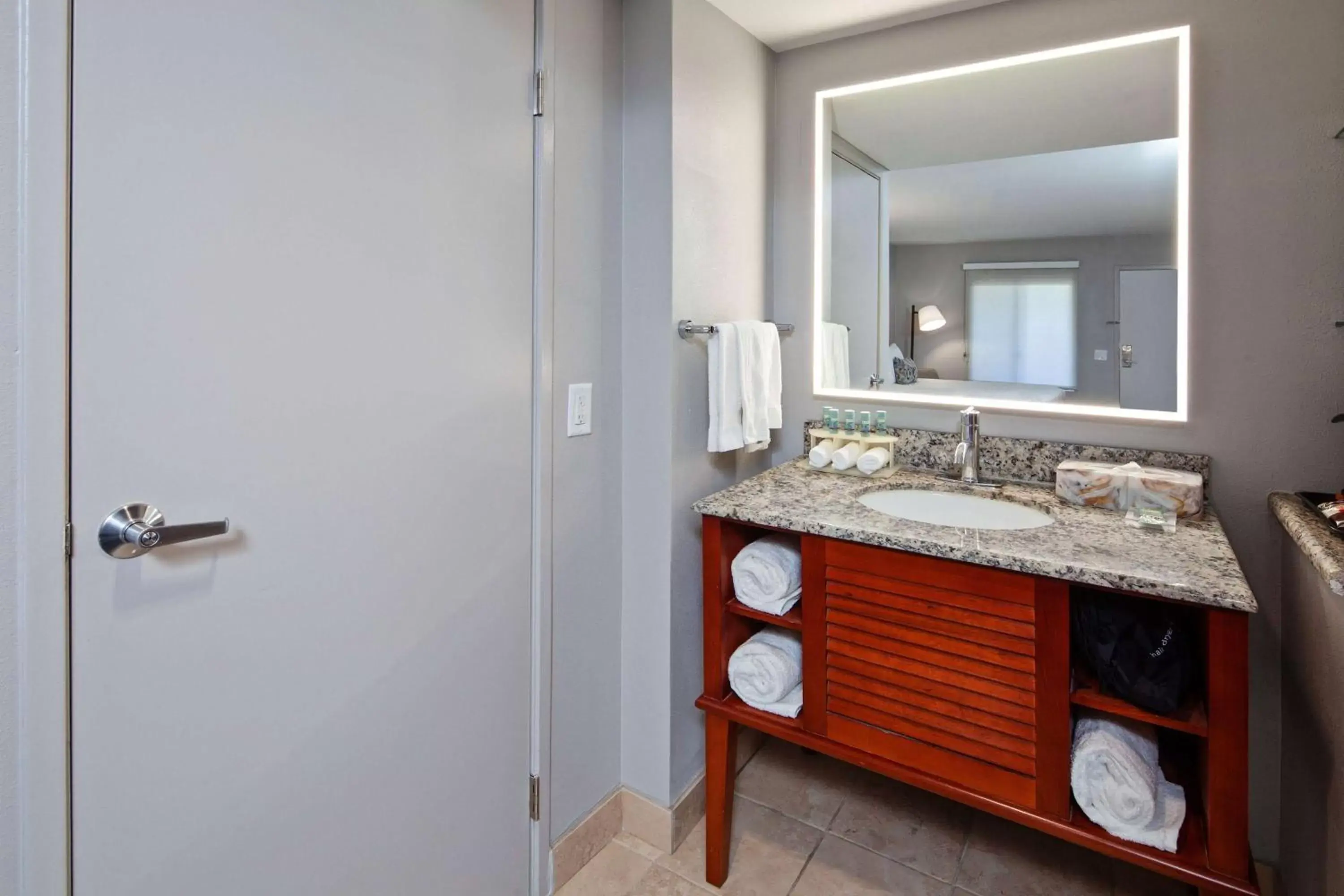 Photo of the whole room, Bathroom in Best Western Chula Vista/Otay Valley Hotel