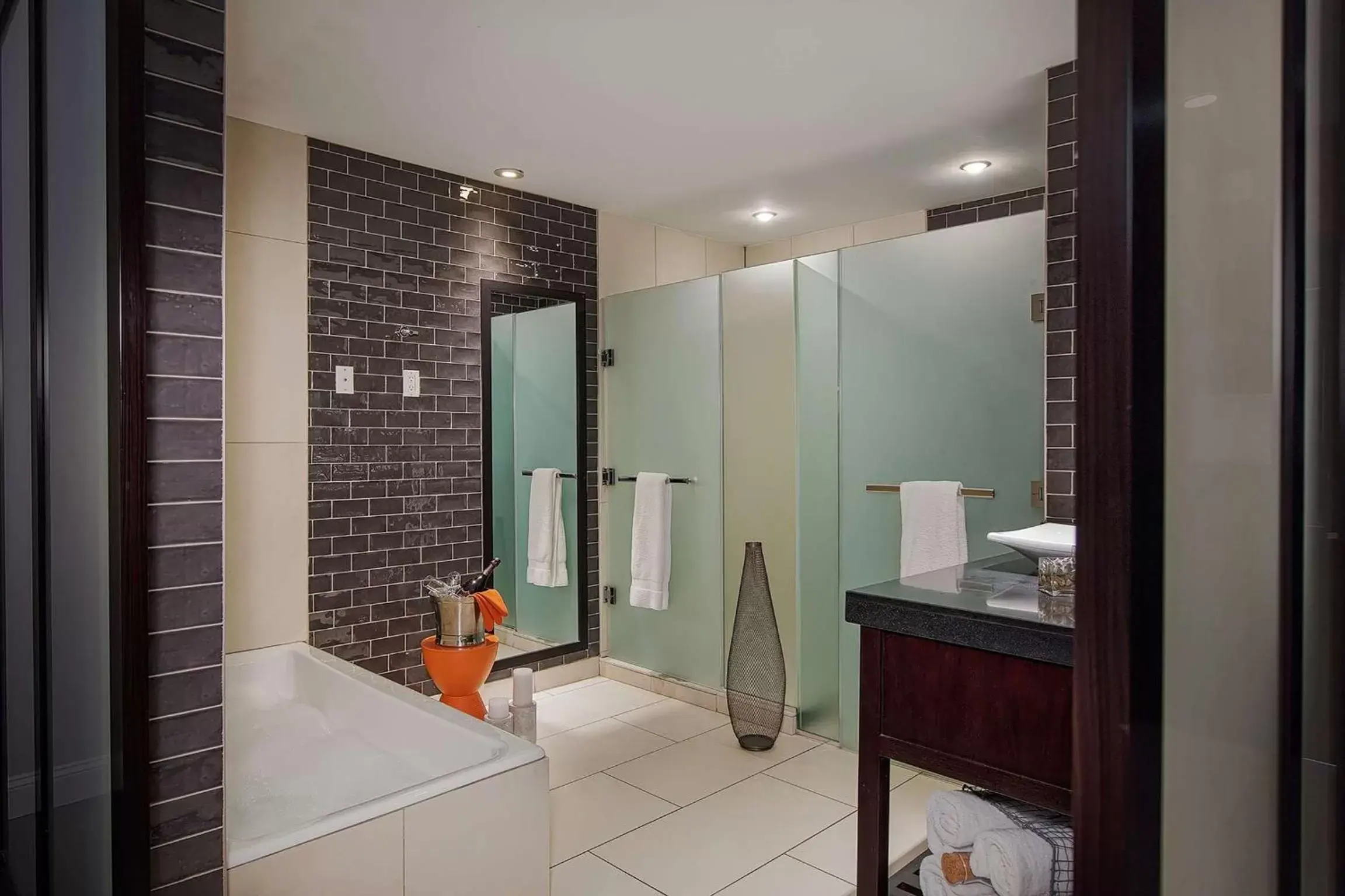 Photo of the whole room, Bathroom in Ravel Hotel Trademark Collection by Wyndham