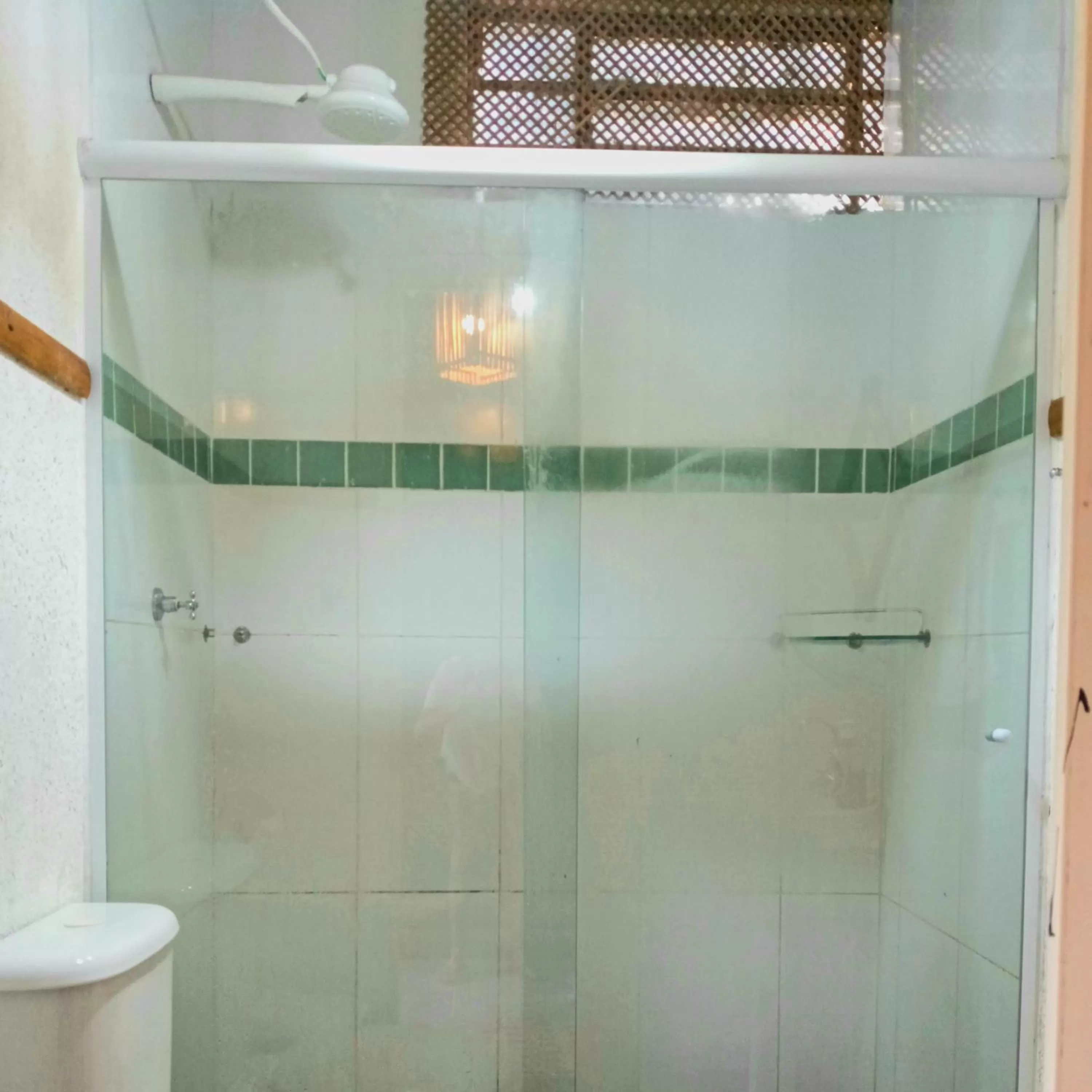 Toilet in Pousada e Hostel Marthi