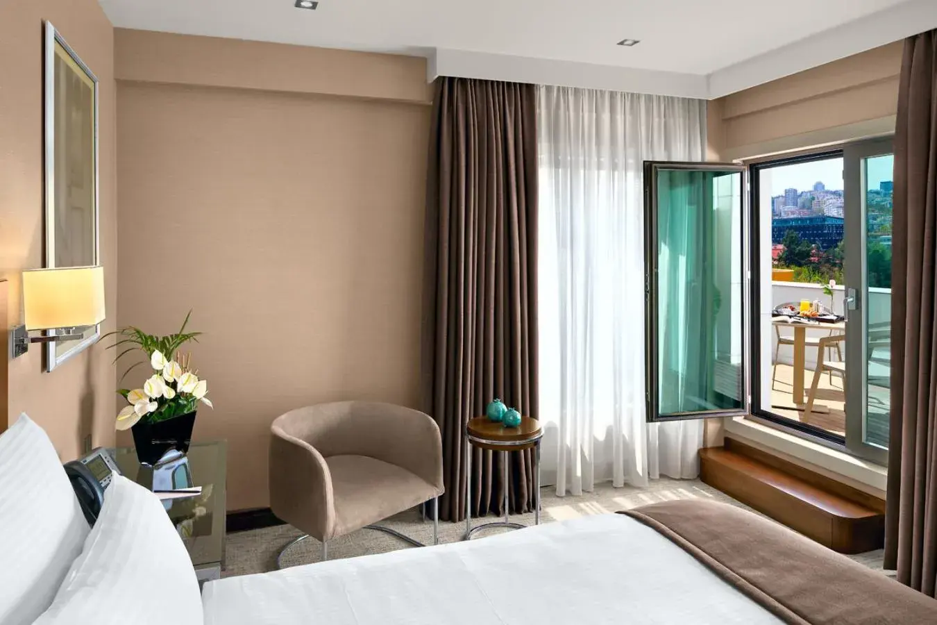 Balcony/Terrace, Bed in Occidental Ankara Balcony/Terrace, Bed in Occidental Ankara