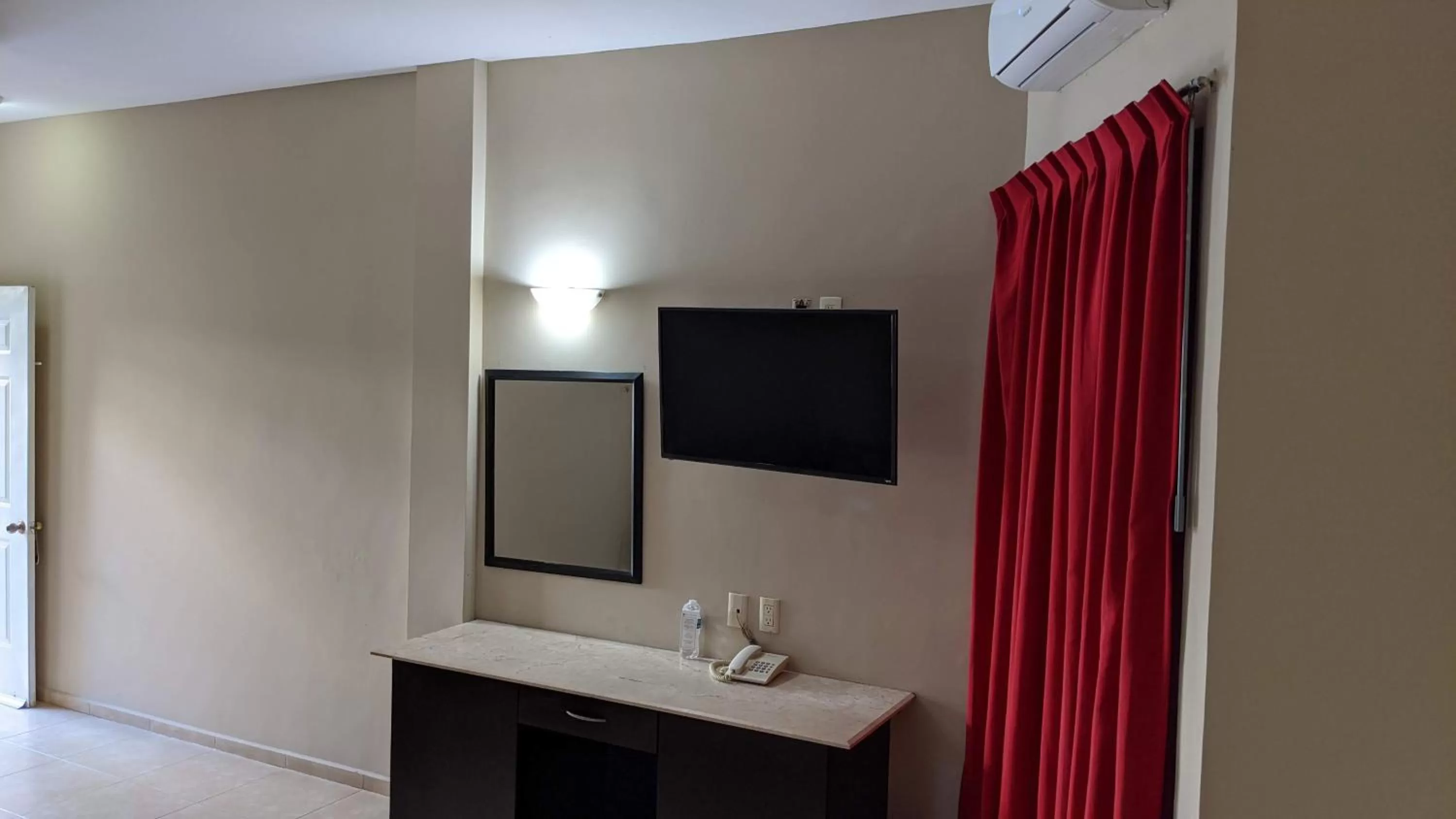 TV and multimedia in Hotel Mediterraneo