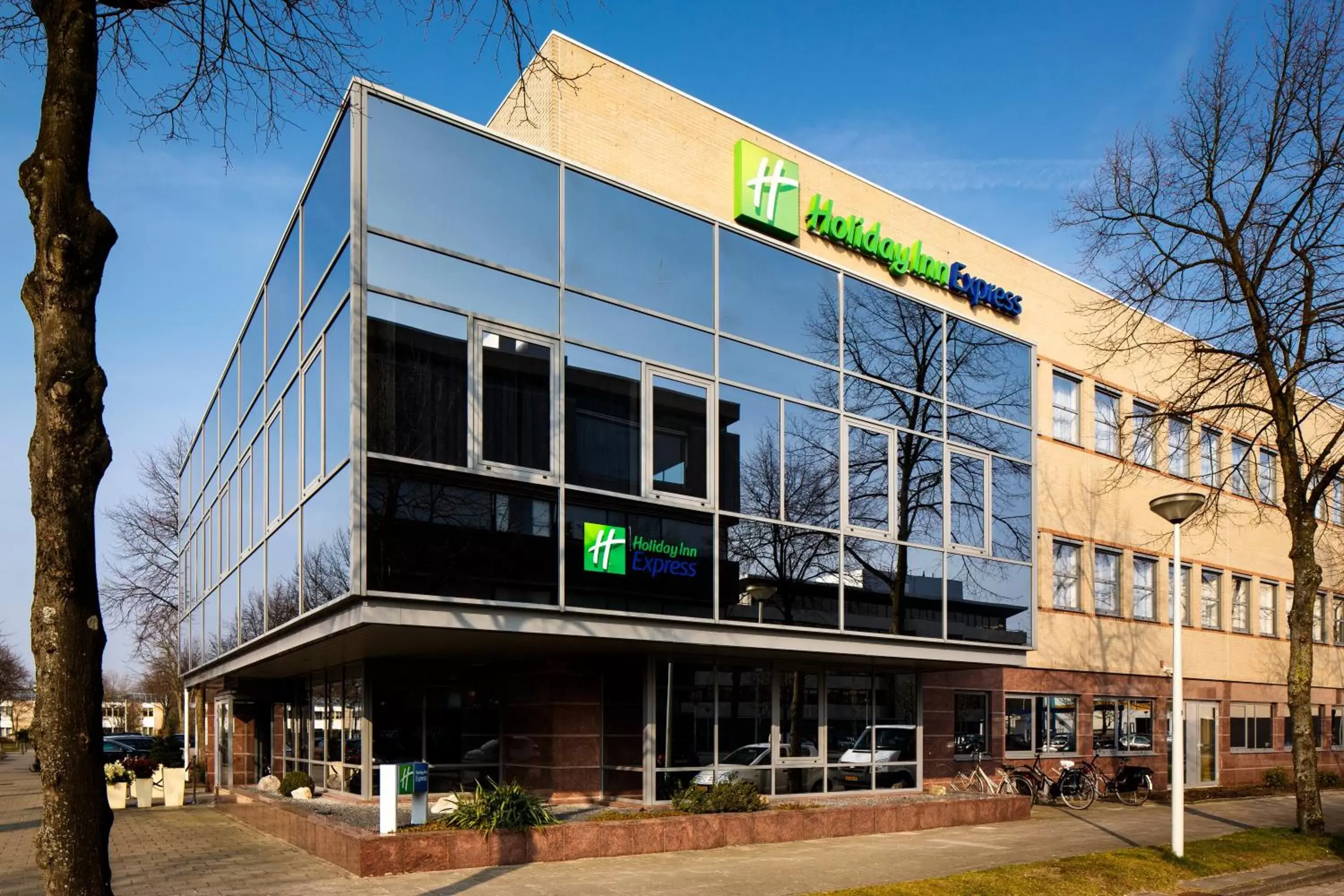 Property Building in Holiday Inn Express Amsterdam - South, an IHG Hotel