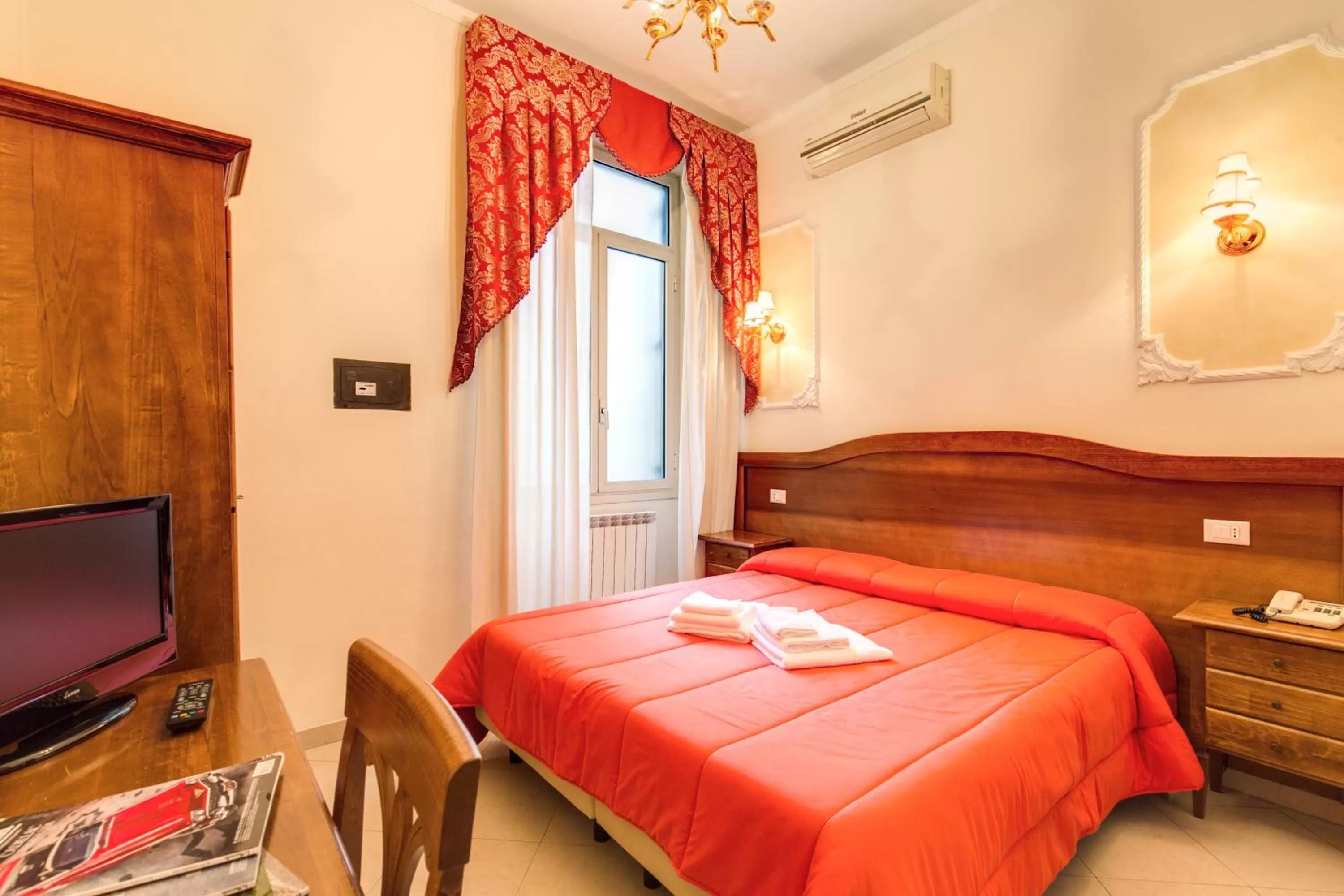 Bed in Cambridge Hotel