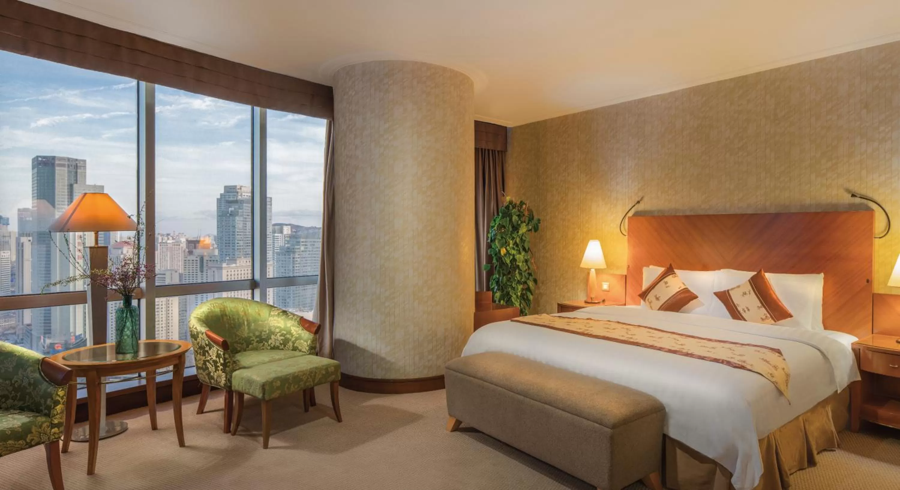 Bed in Hotel Nikko Dalian