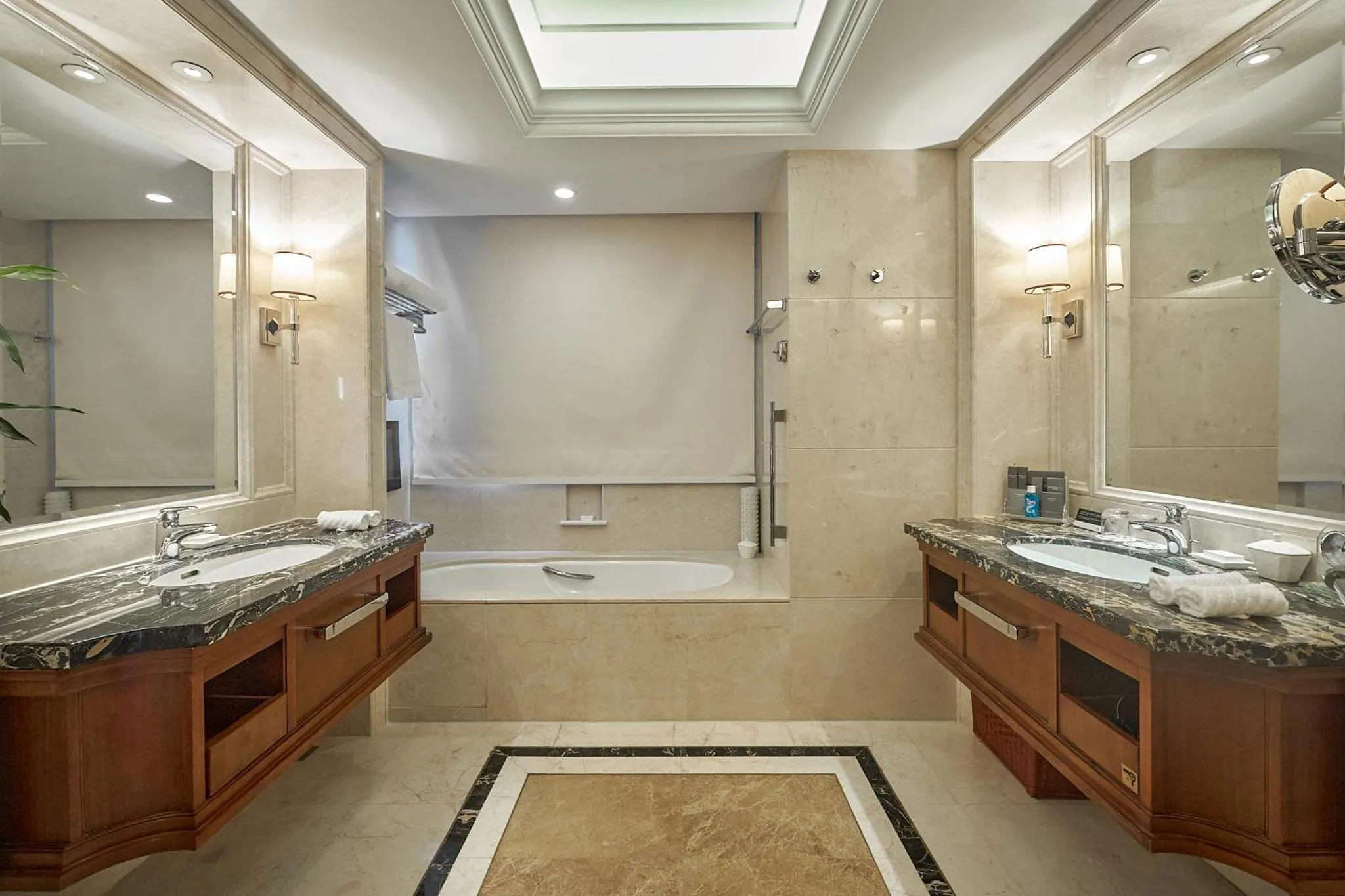 Bathroom in Grand Hotel Haikou - Managed by Accor