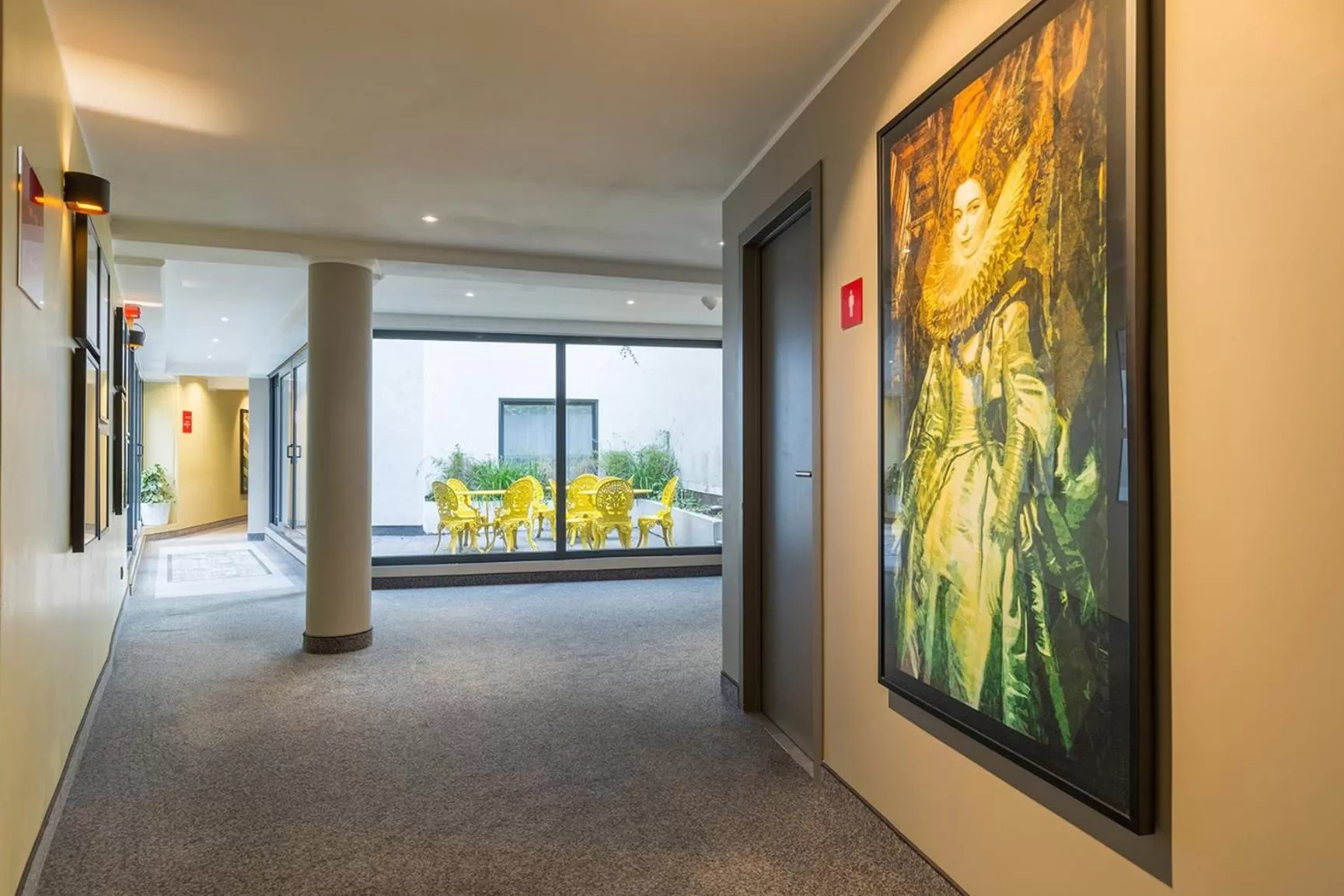 Decorative detail in Leonardo Hotel Antwerpen