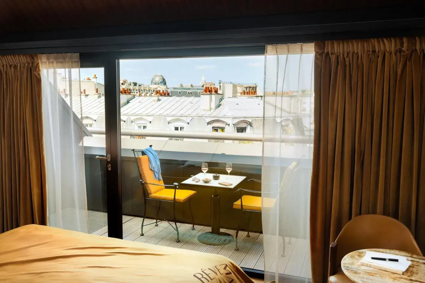 Balcony/Terrace, Bed in Hôtel Madame Rêve Balcony/Terrace, Bed in Hôtel Madame Rêve