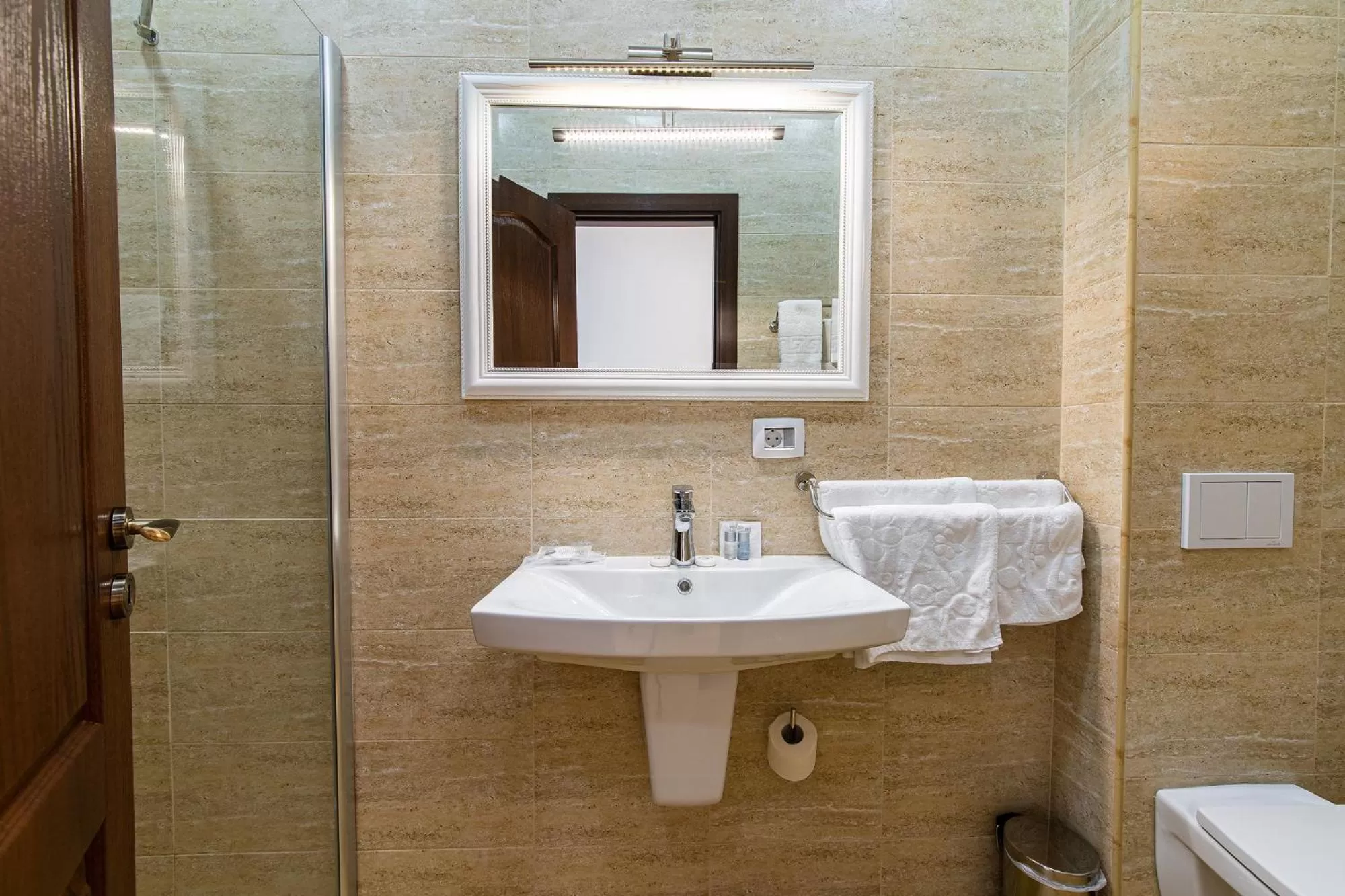 Bathroom in Poet Palace Bucharest